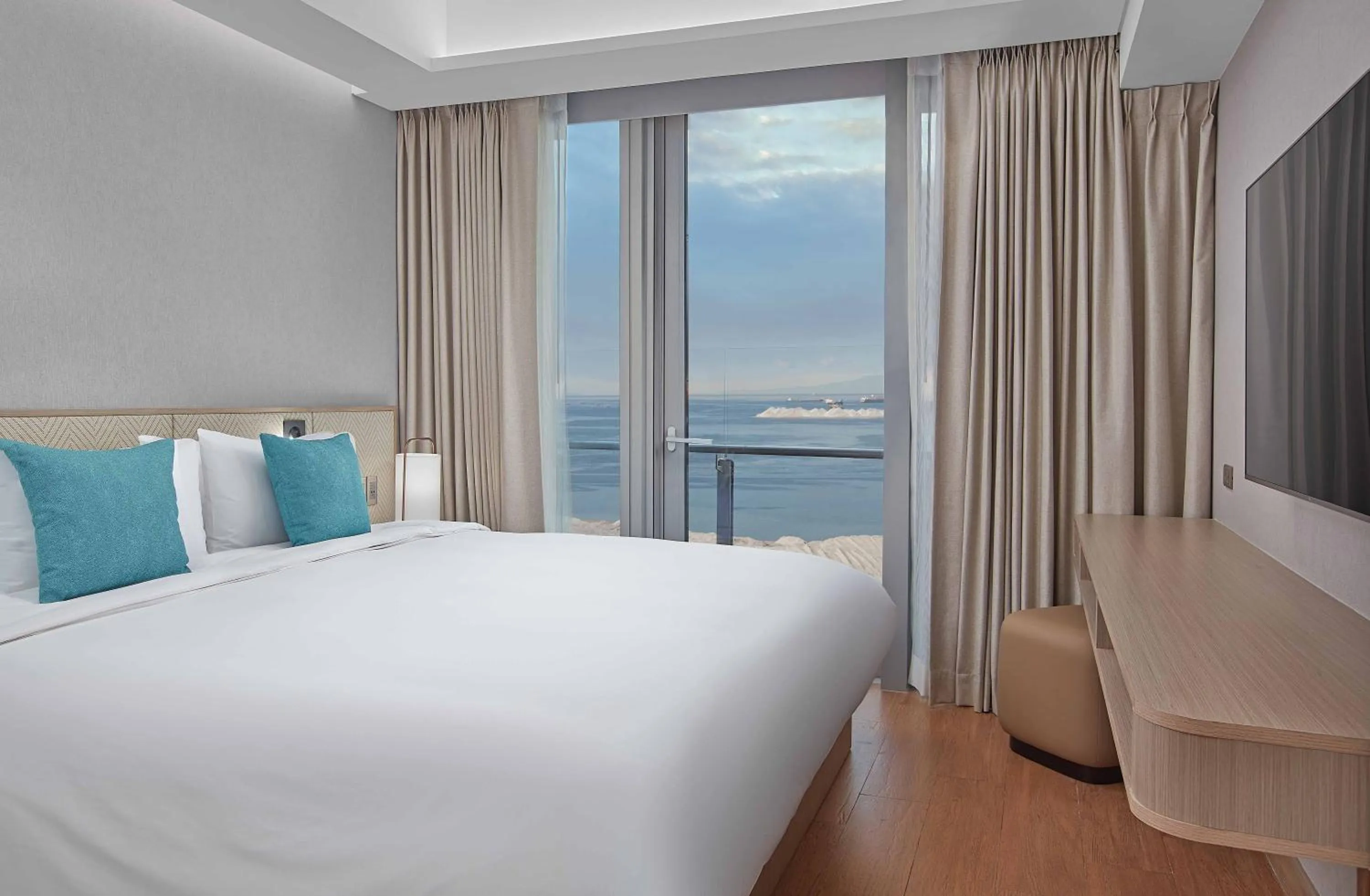 View (from property/room), Bed in Lanson Place Mall of Asia Manila