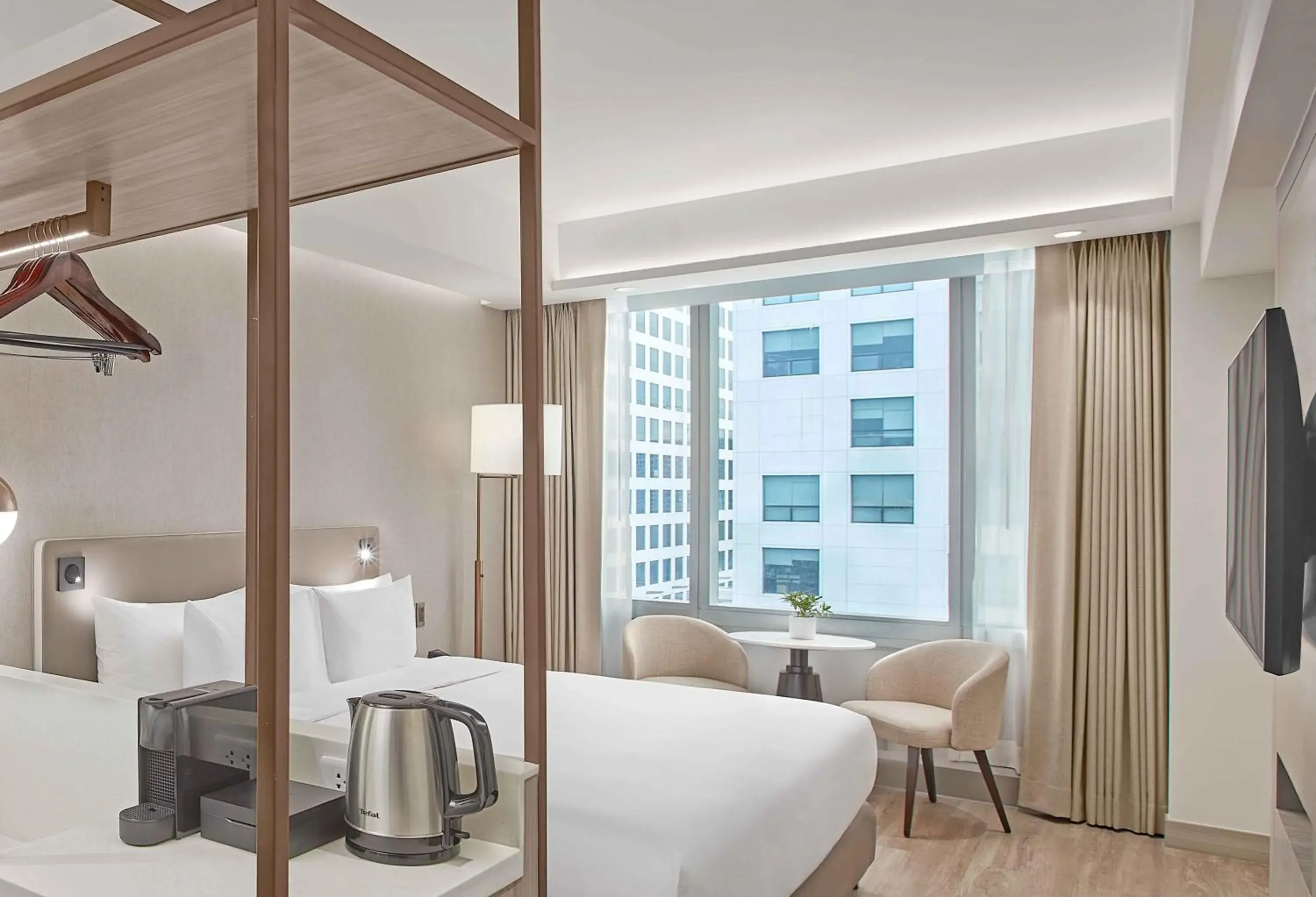 Deluxe Twin Room in Lanson Place Mall of Asia Manila Deluxe Twin Room in Lanson Place Mall of Asia Manila