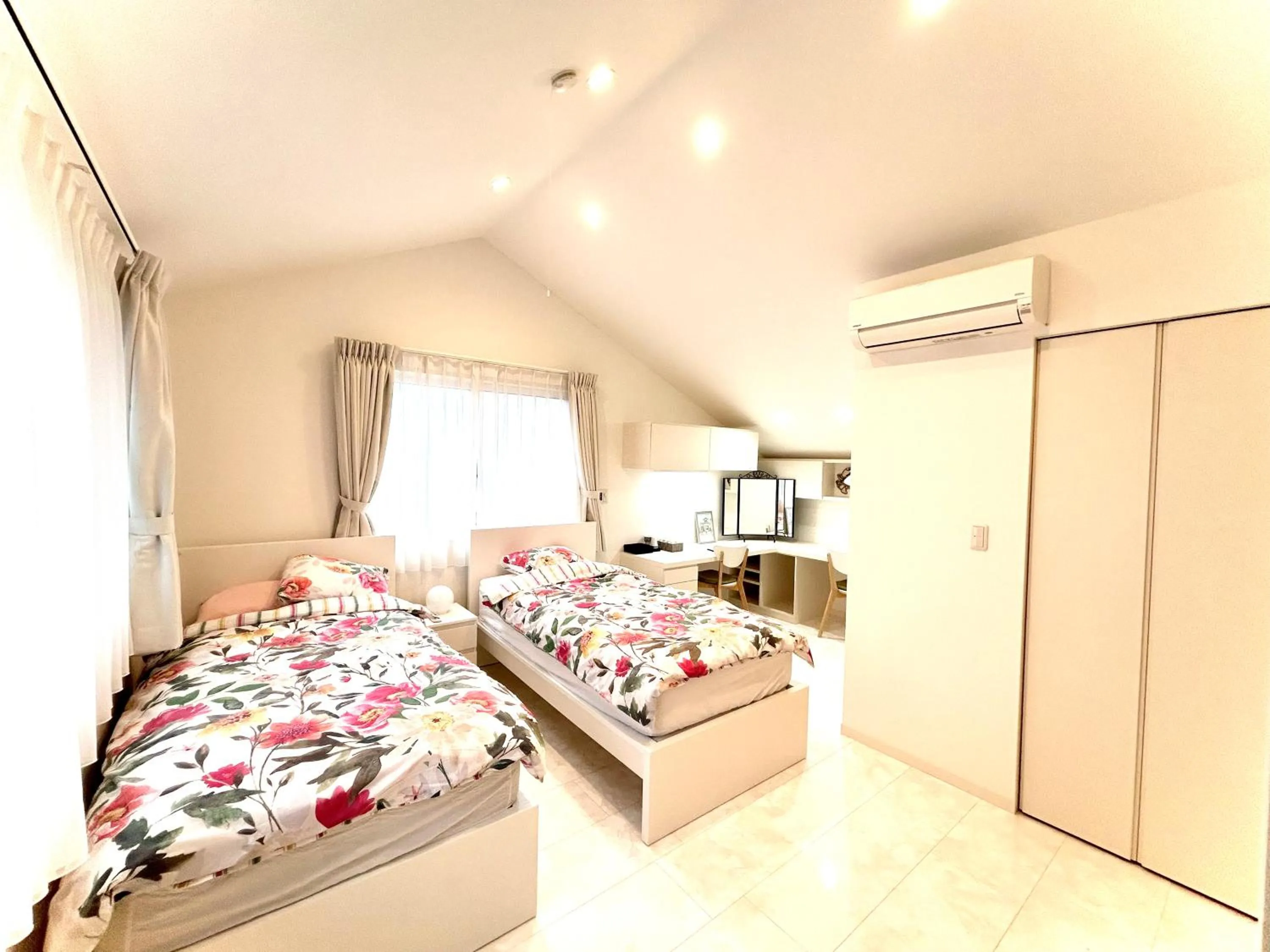 Bedroom, Bed in Bell house
