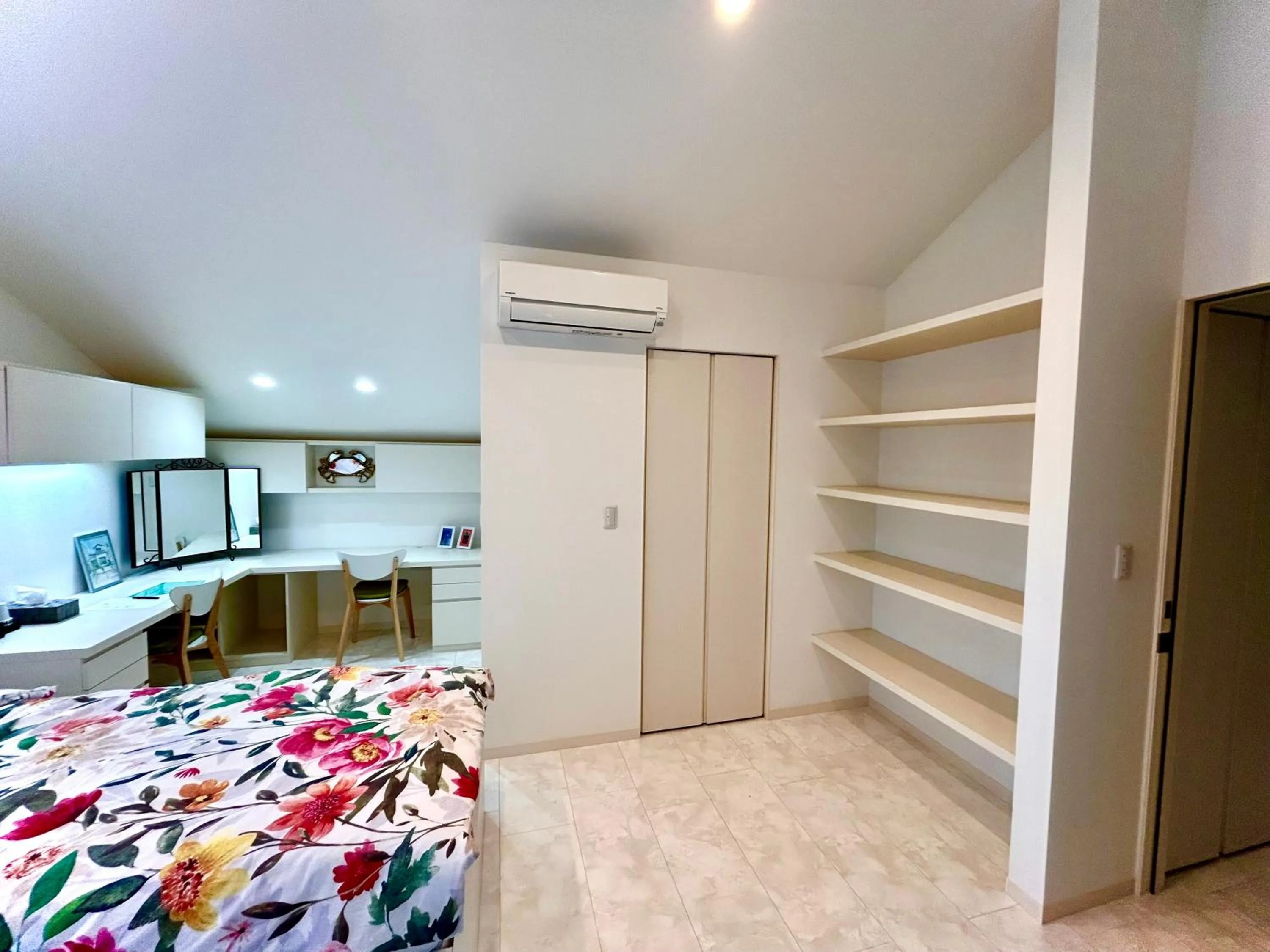 Bedroom, Bed in Bell house