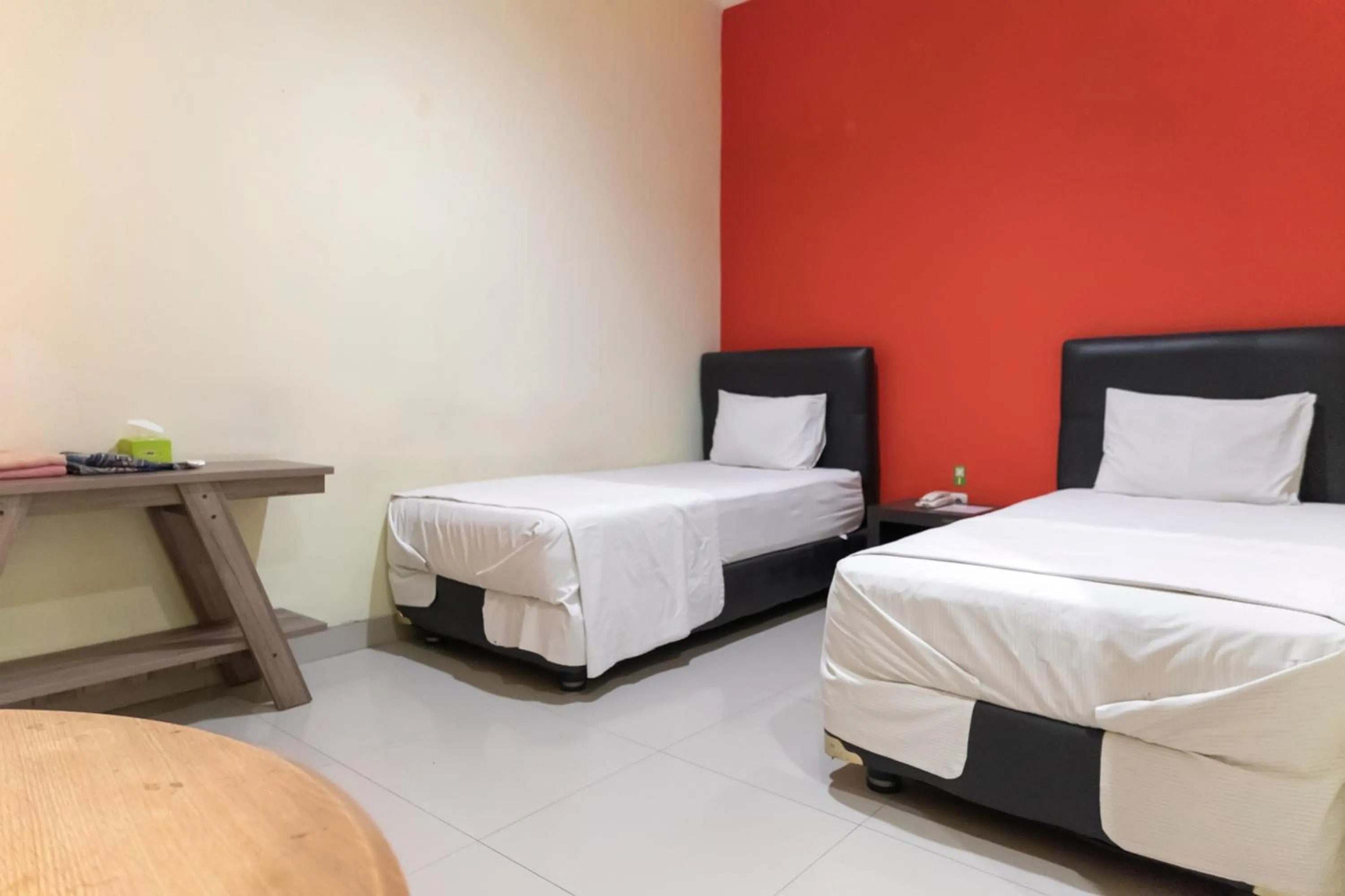 Bedroom, Bed in TwoSpaces Living at Toedjoeh Enam Homestay, Surabaya