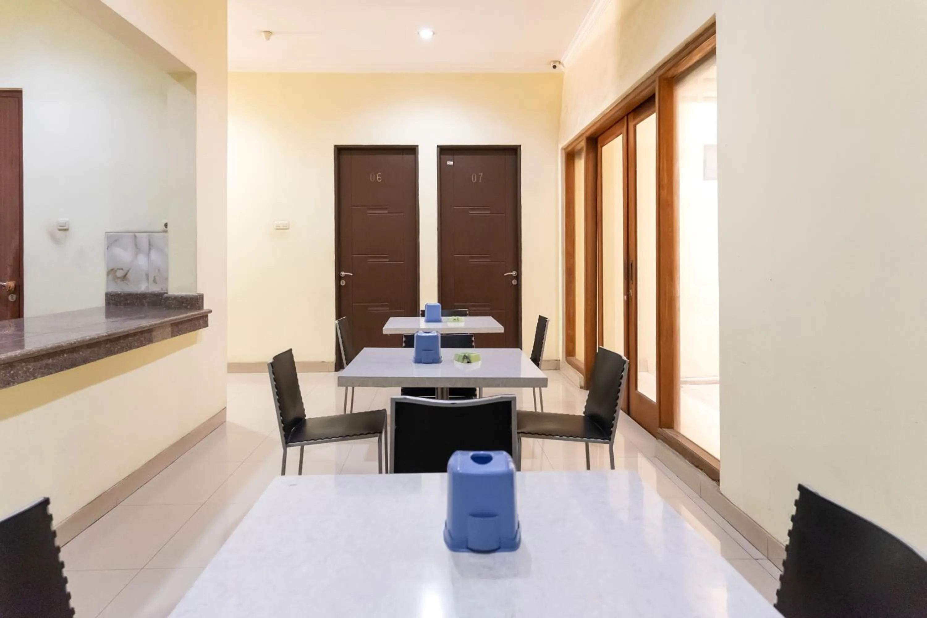 Living room in TwoSpaces Living at Toedjoeh Enam Homestay, Surabaya