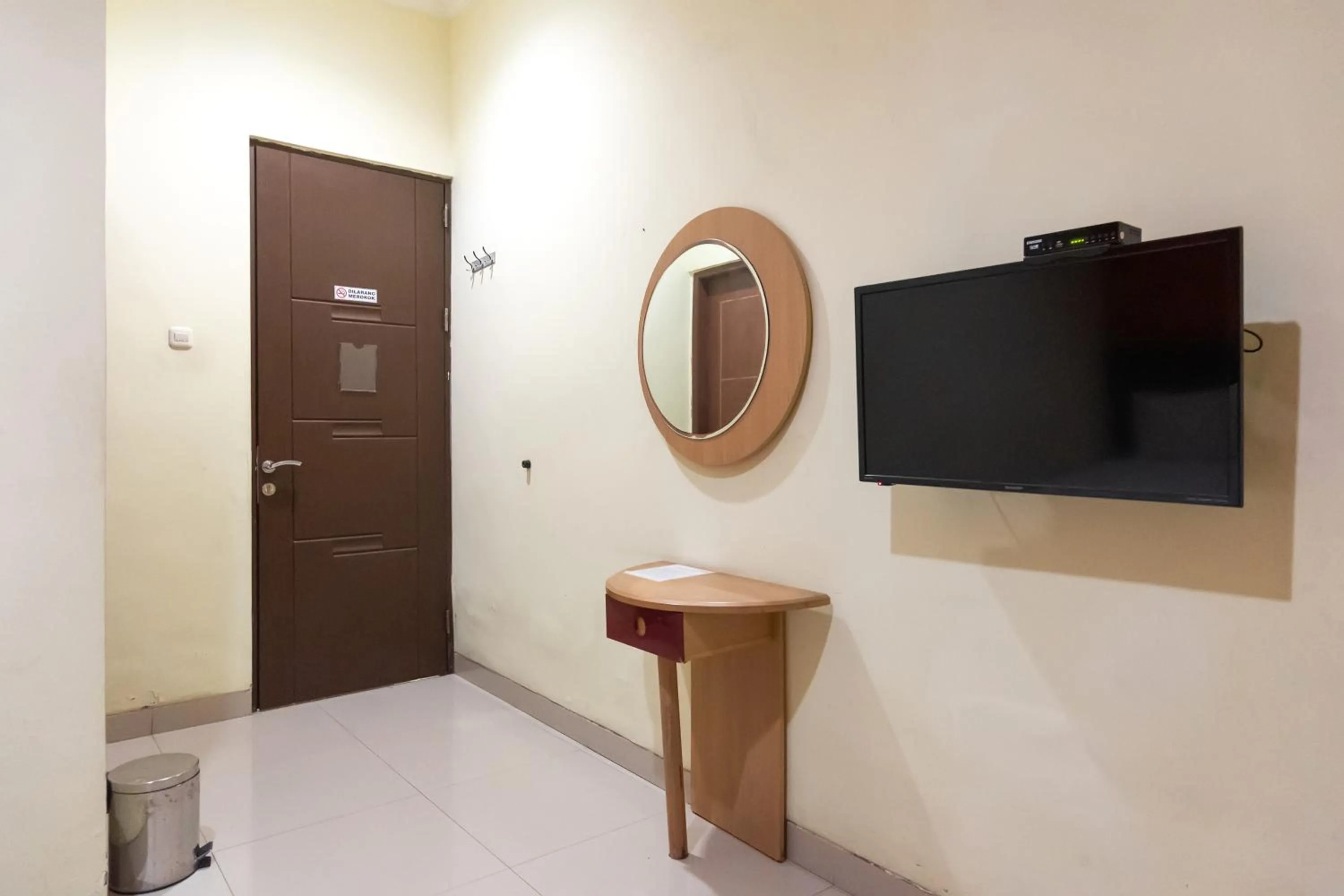 Bedroom in TwoSpaces Living at Toedjoeh Enam Homestay, Surabaya
