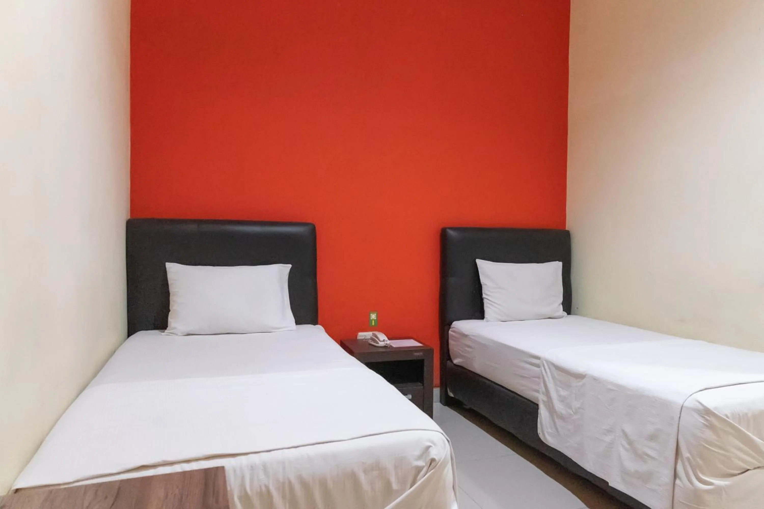 Bedroom, Bed in TwoSpaces Living at Toedjoeh Enam Homestay, Surabaya