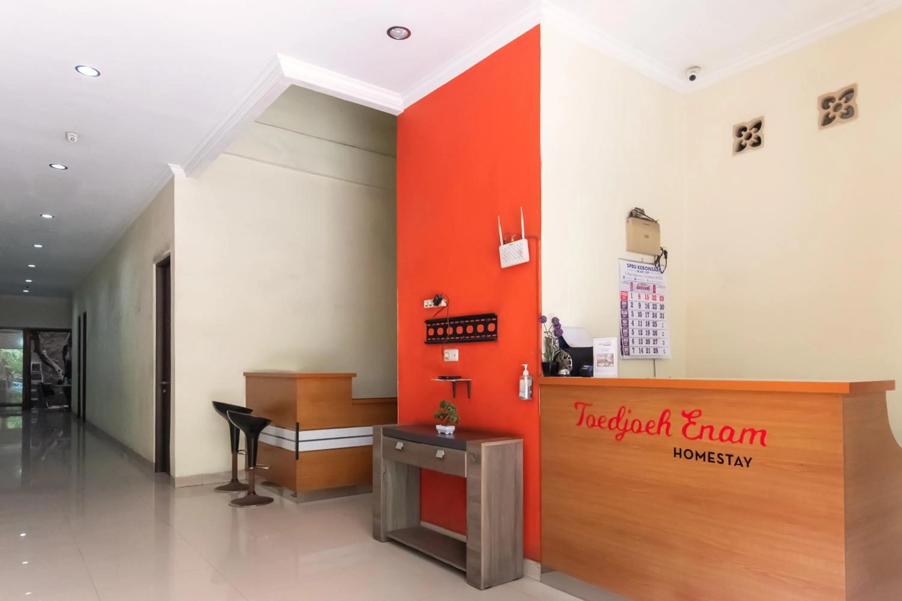 Lobby or reception in TwoSpaces Living at Toedjoeh Enam Homestay, Surabaya