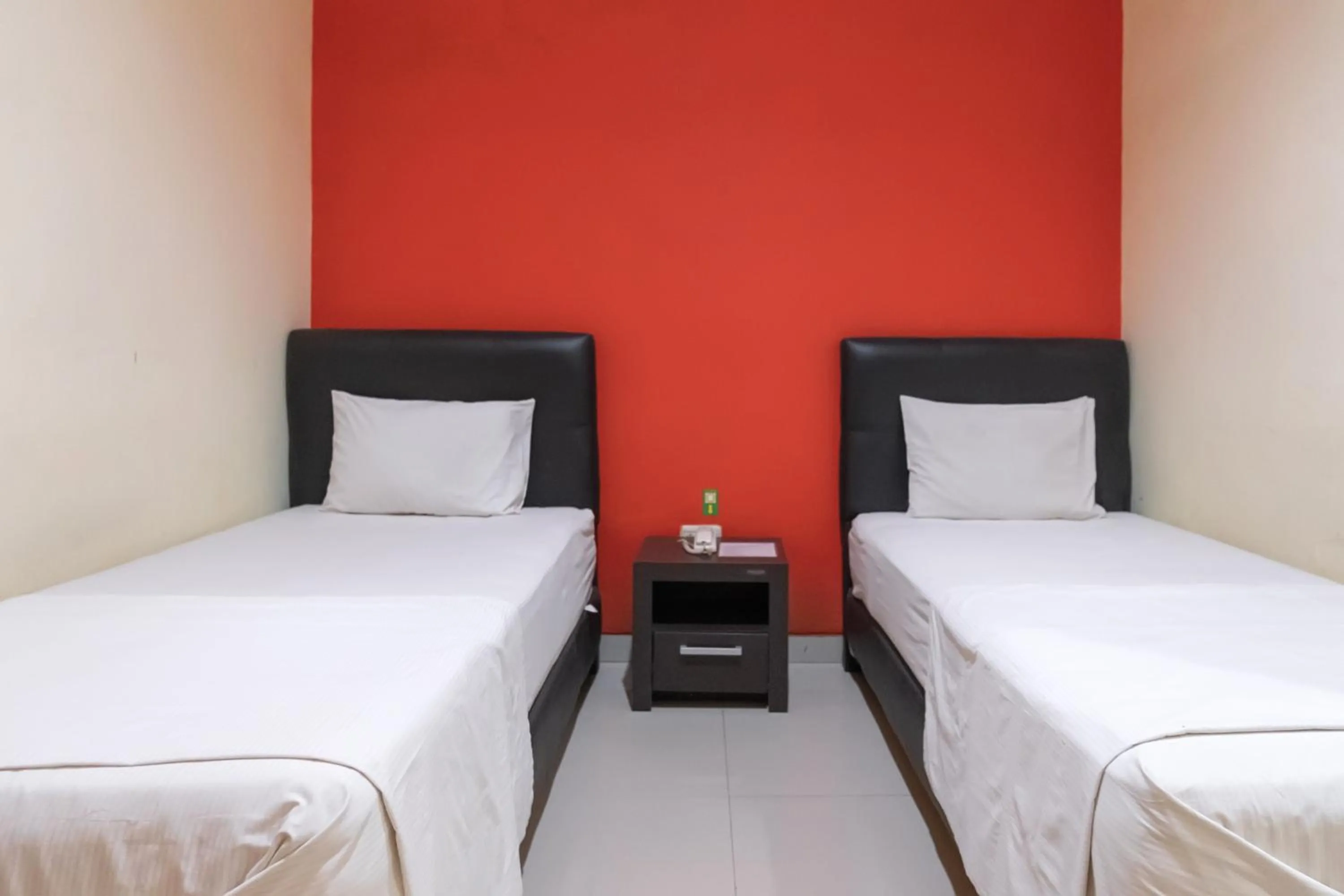 Bedroom, Bed in TwoSpaces Living at Toedjoeh Enam Homestay, Surabaya