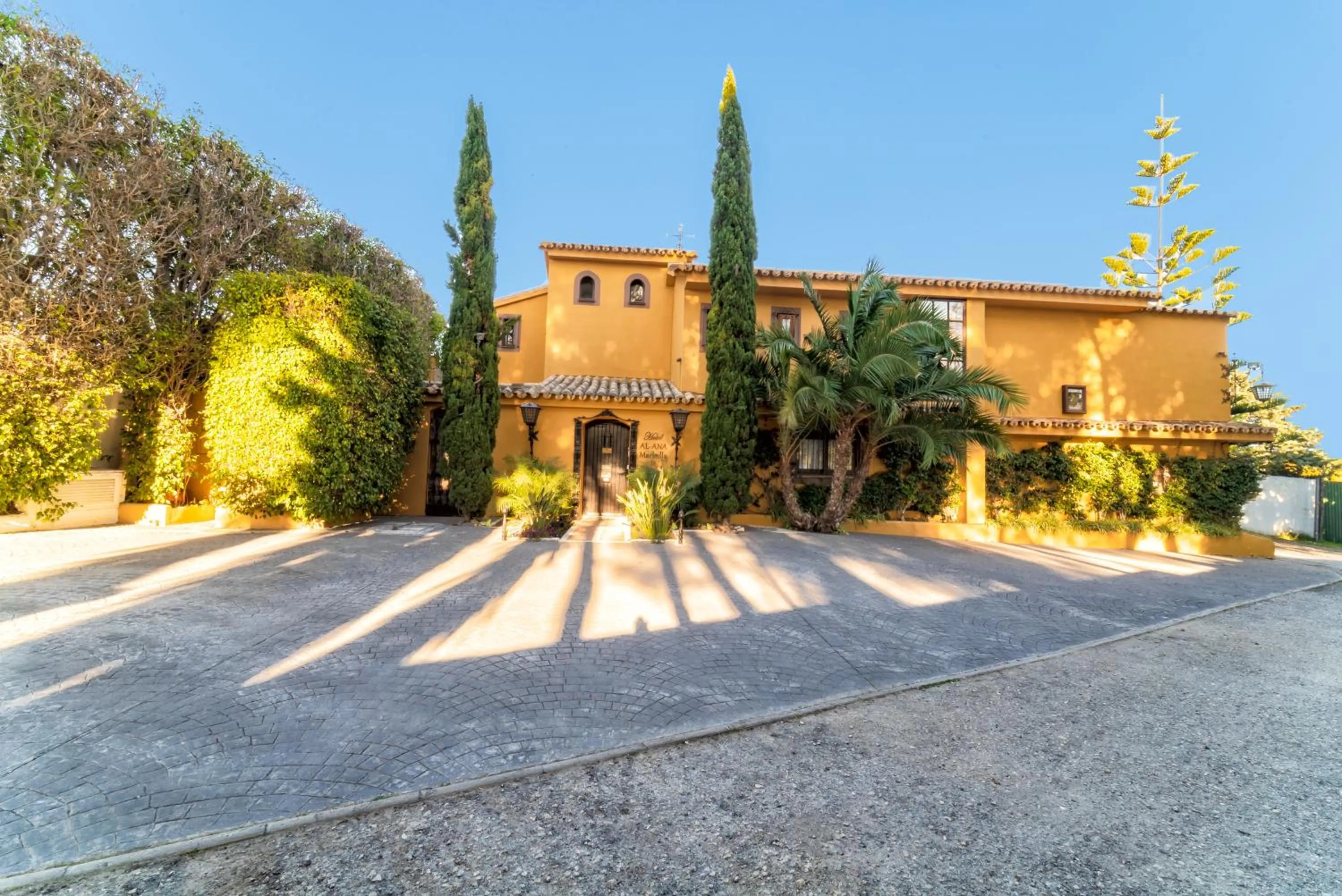 Facade/entrance in Family hotel Al- Ana Marbella