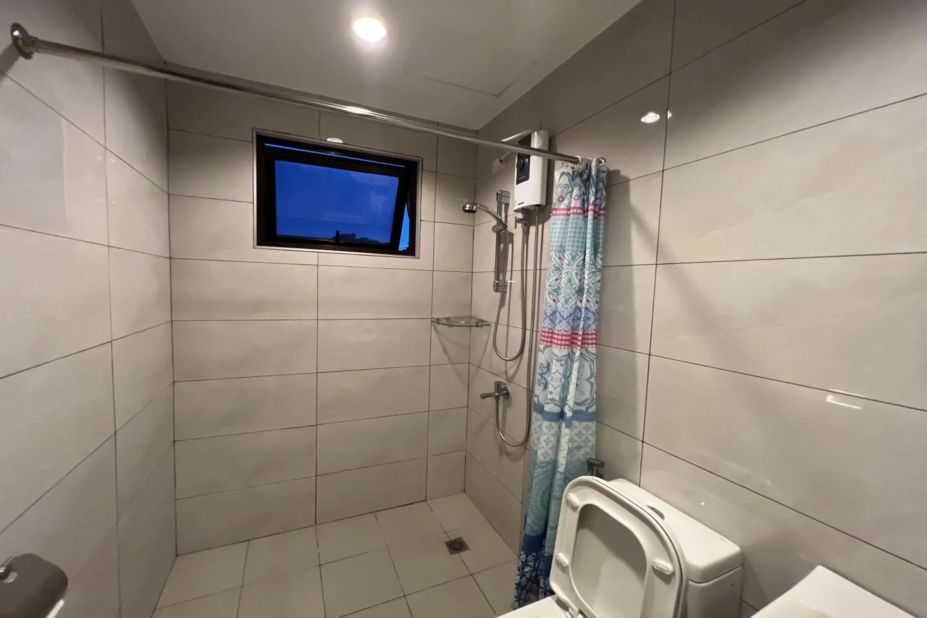 Shower in Verjandel Residences