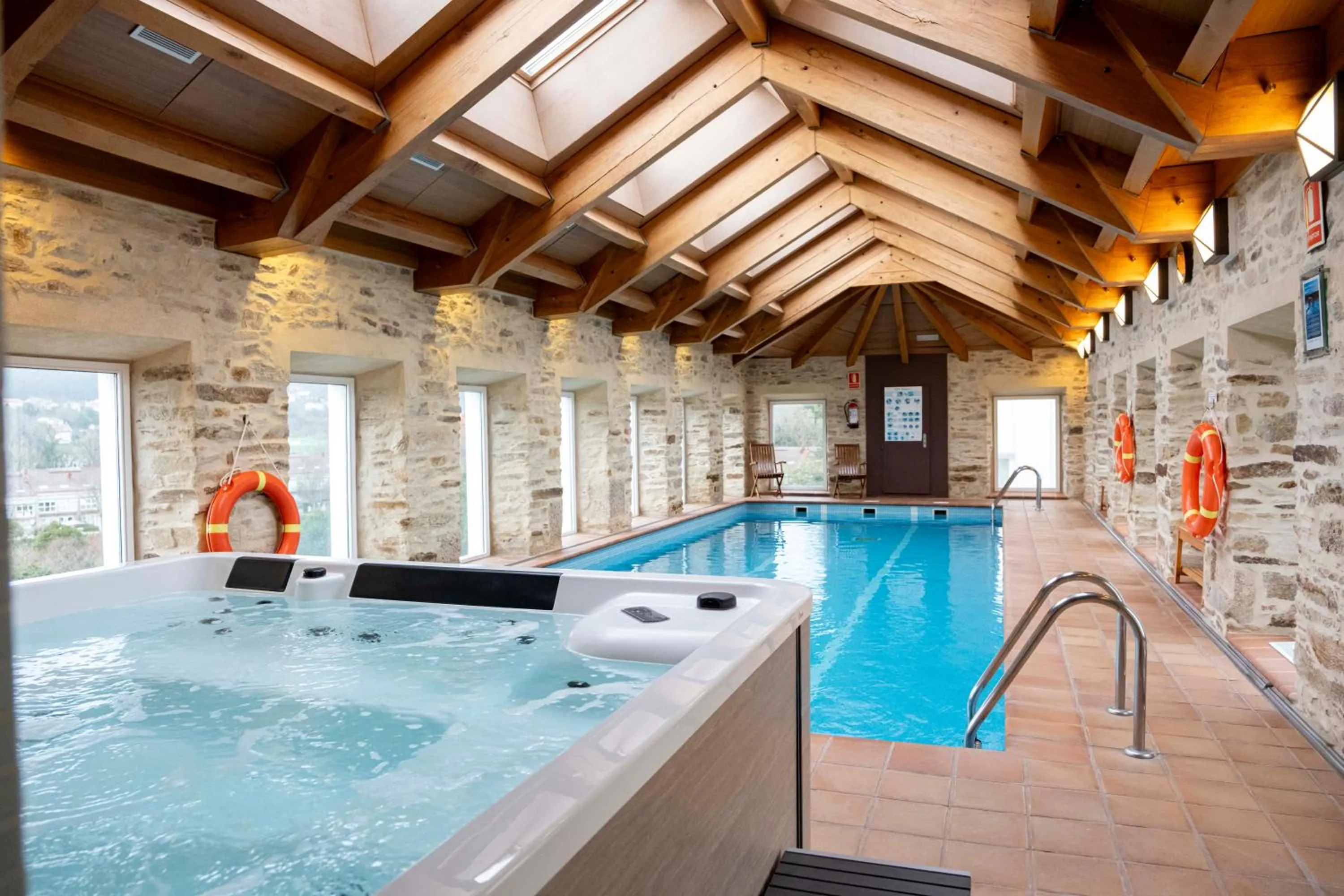 Hot Tub in San Francisco Hotel Monumento