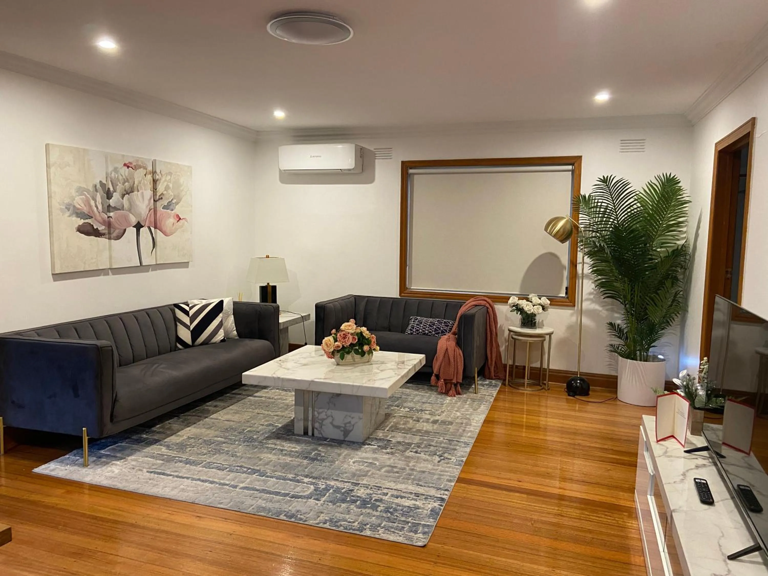 Style/Comfort/Spacious 4 bedroom house plus study