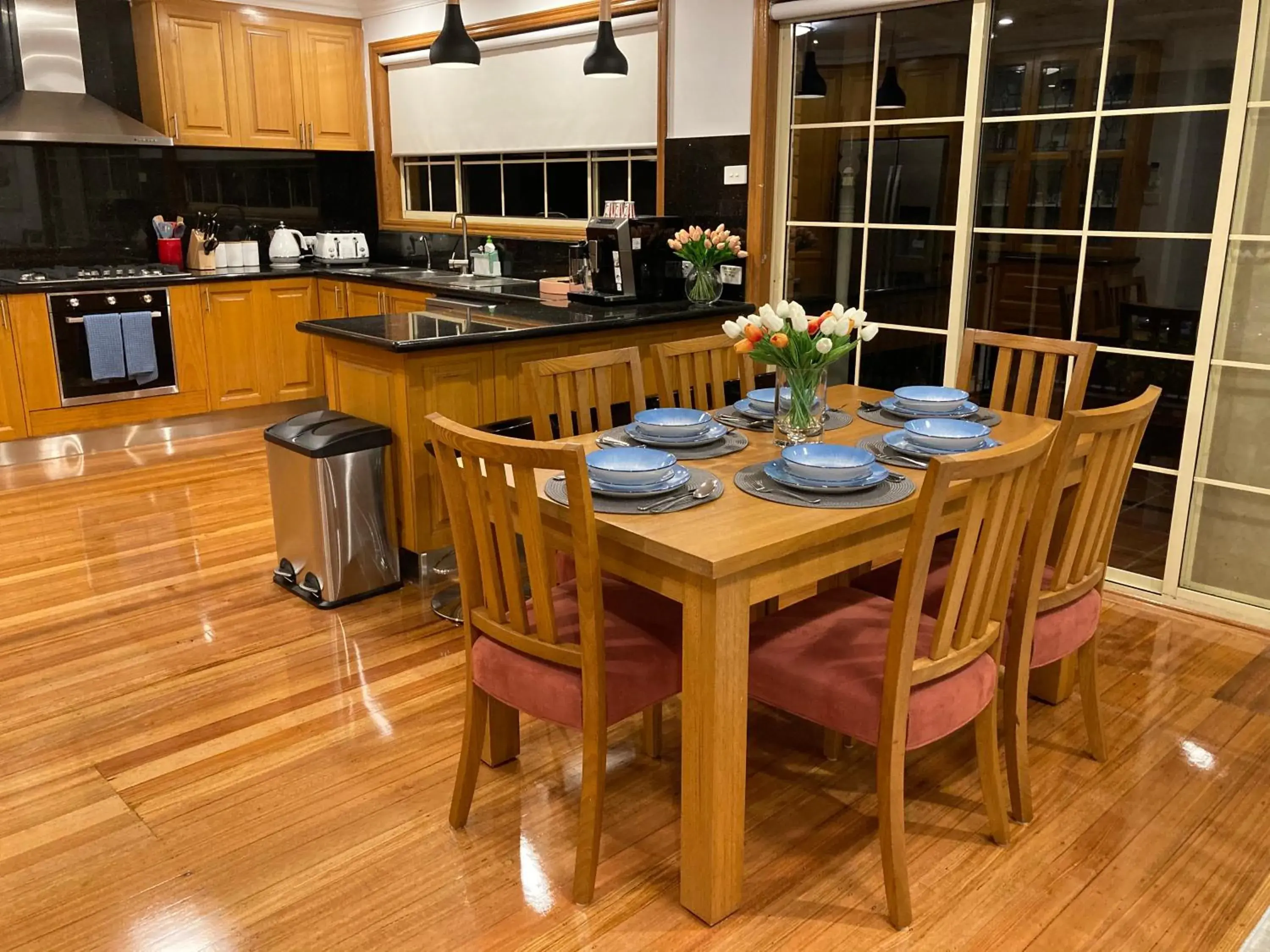 Style/Comfort/Spacious 4 bedroom house plus study Style/Comfort/Spacious 4 bedroom house plus study