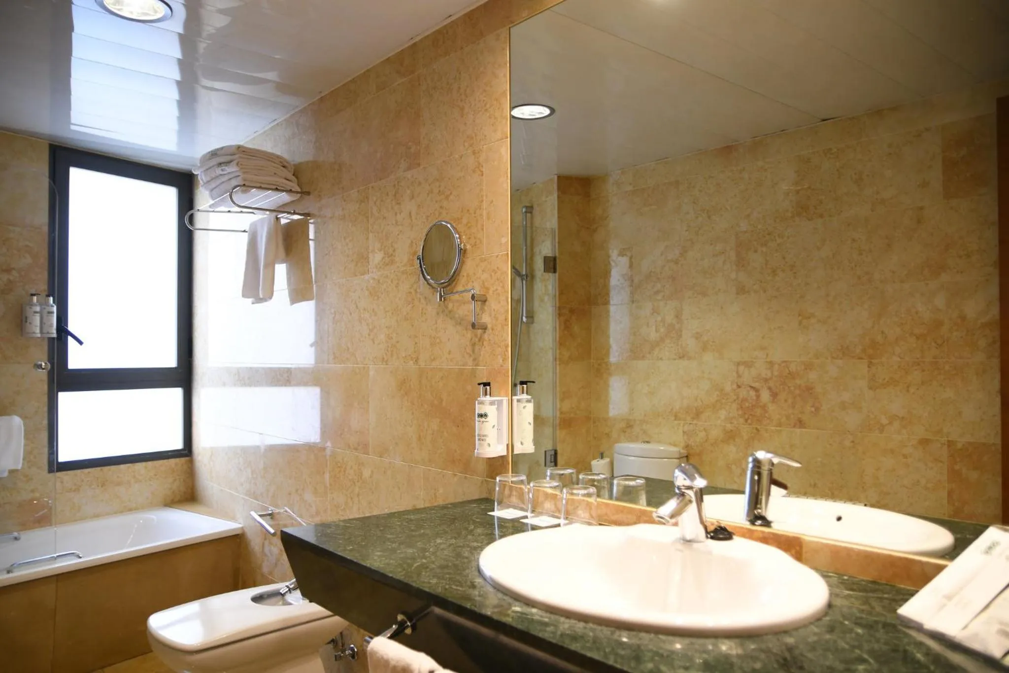 Bathroom in Sercotel Palacio de Tudemir