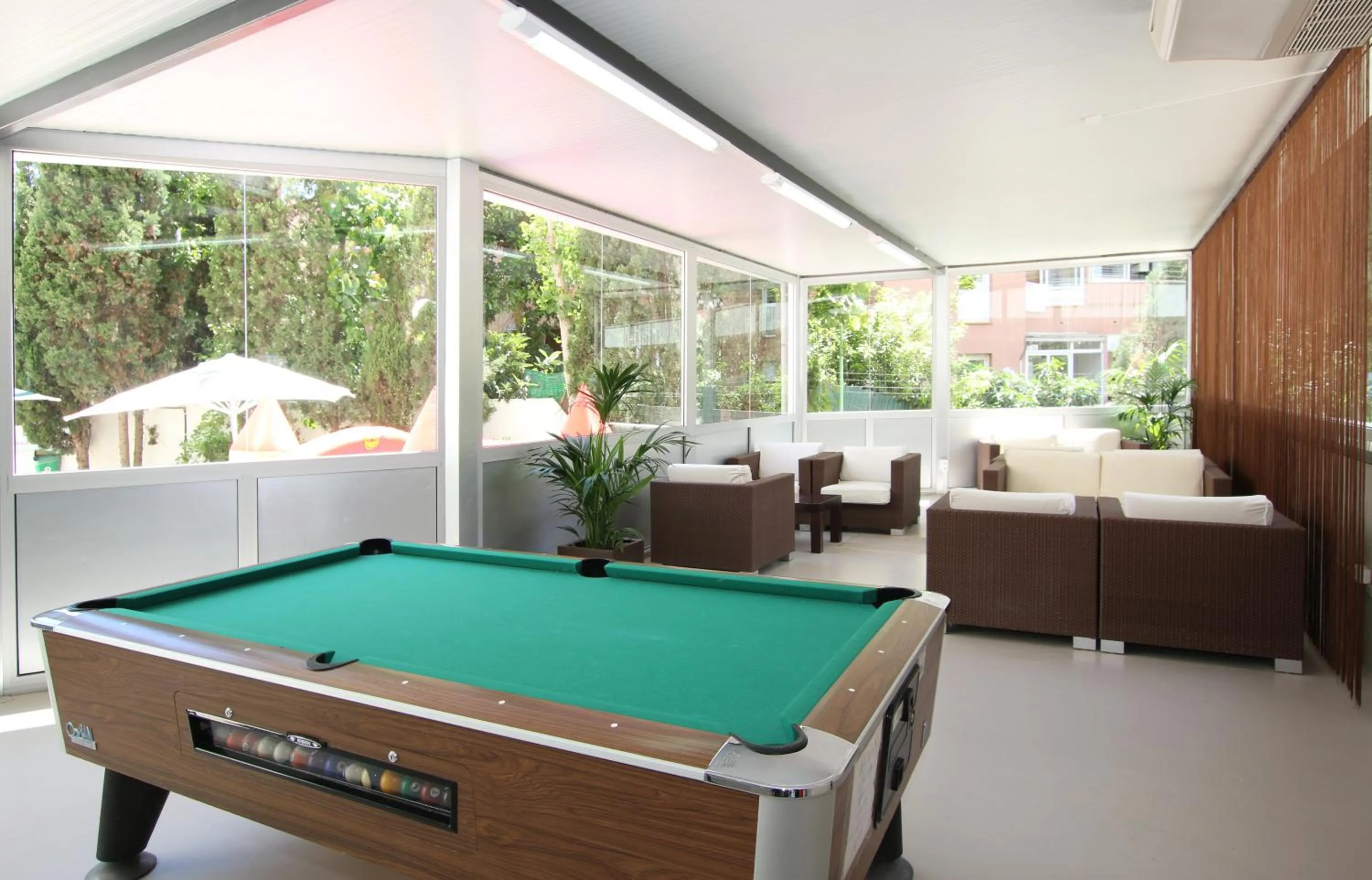 Billiard in Medplaya Aparthotel Esmeraldas