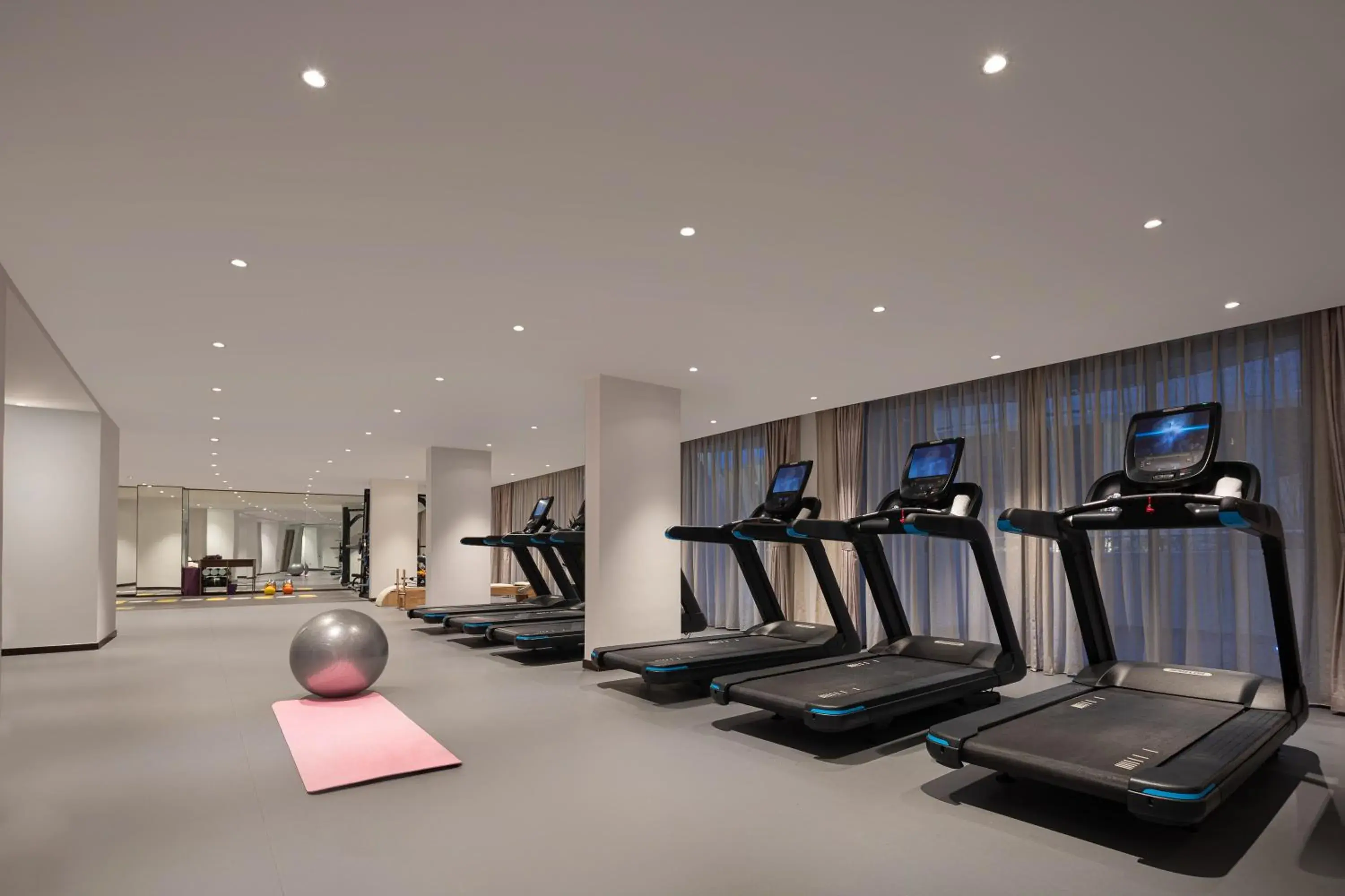 Fitness centre/facilities in White Swan Hotel Taizhou Fitness centre/facilities in White Swan Hotel Taizhou