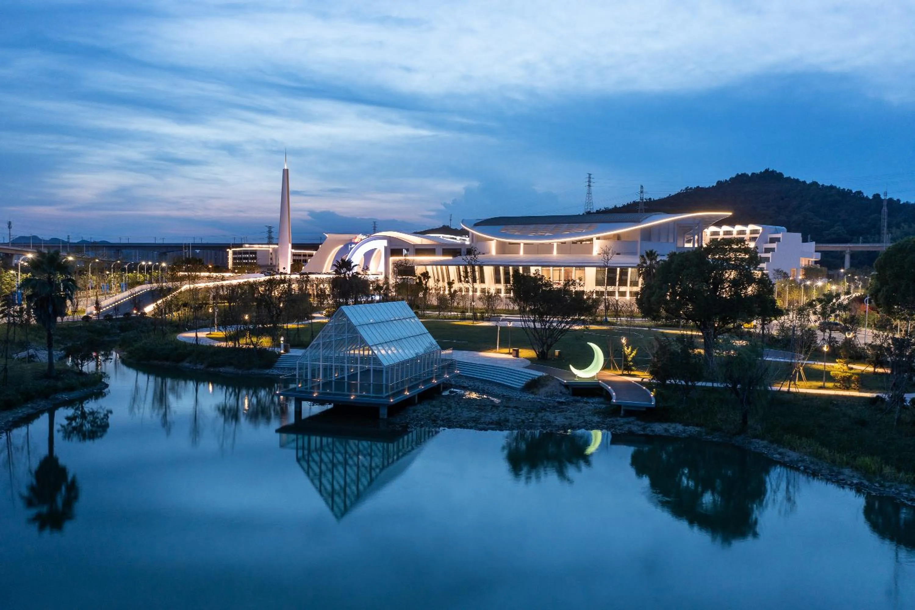 Lake view in White Swan Hotel Taizhou