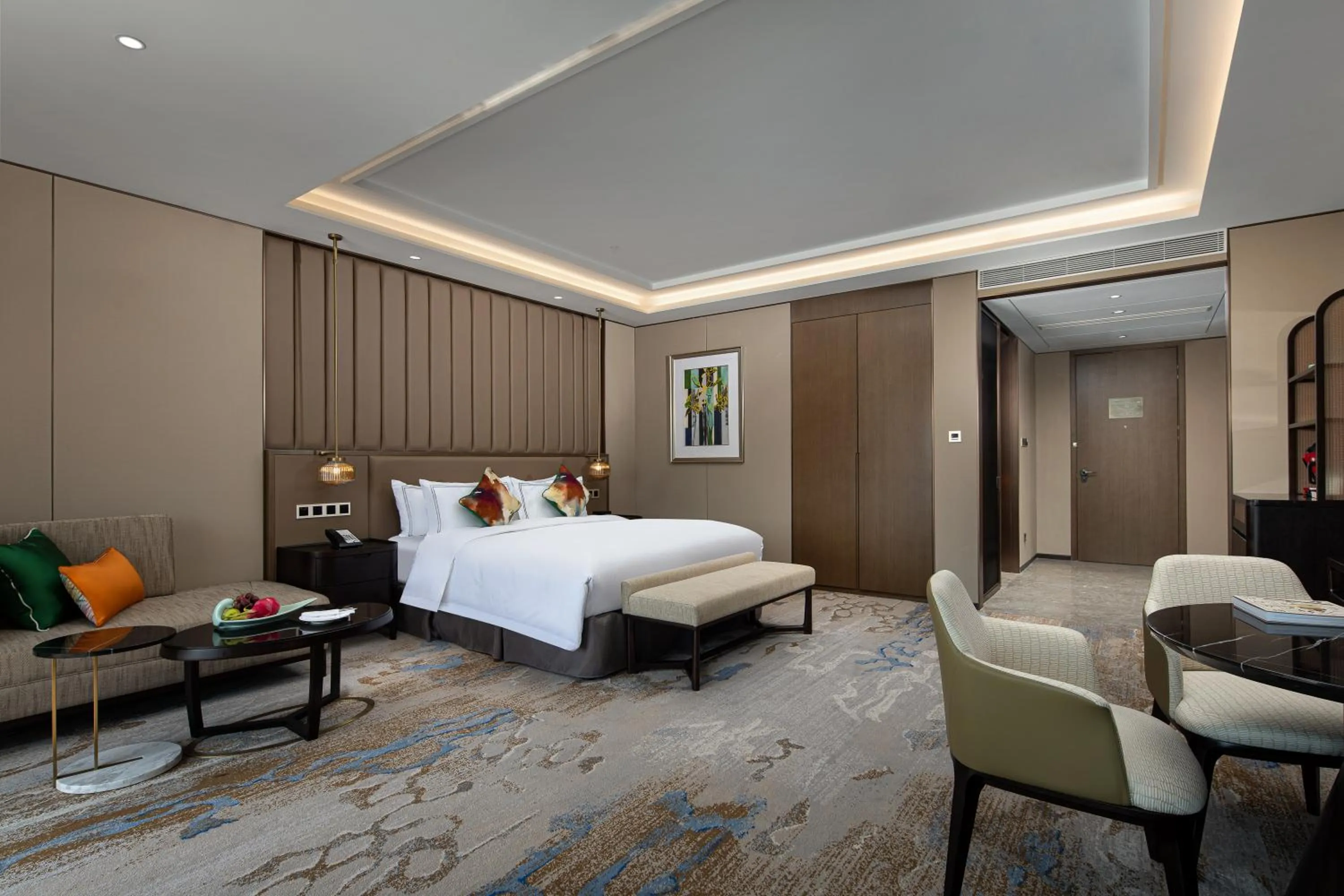 Bedroom, Bed in White Swan Hotel Taizhou