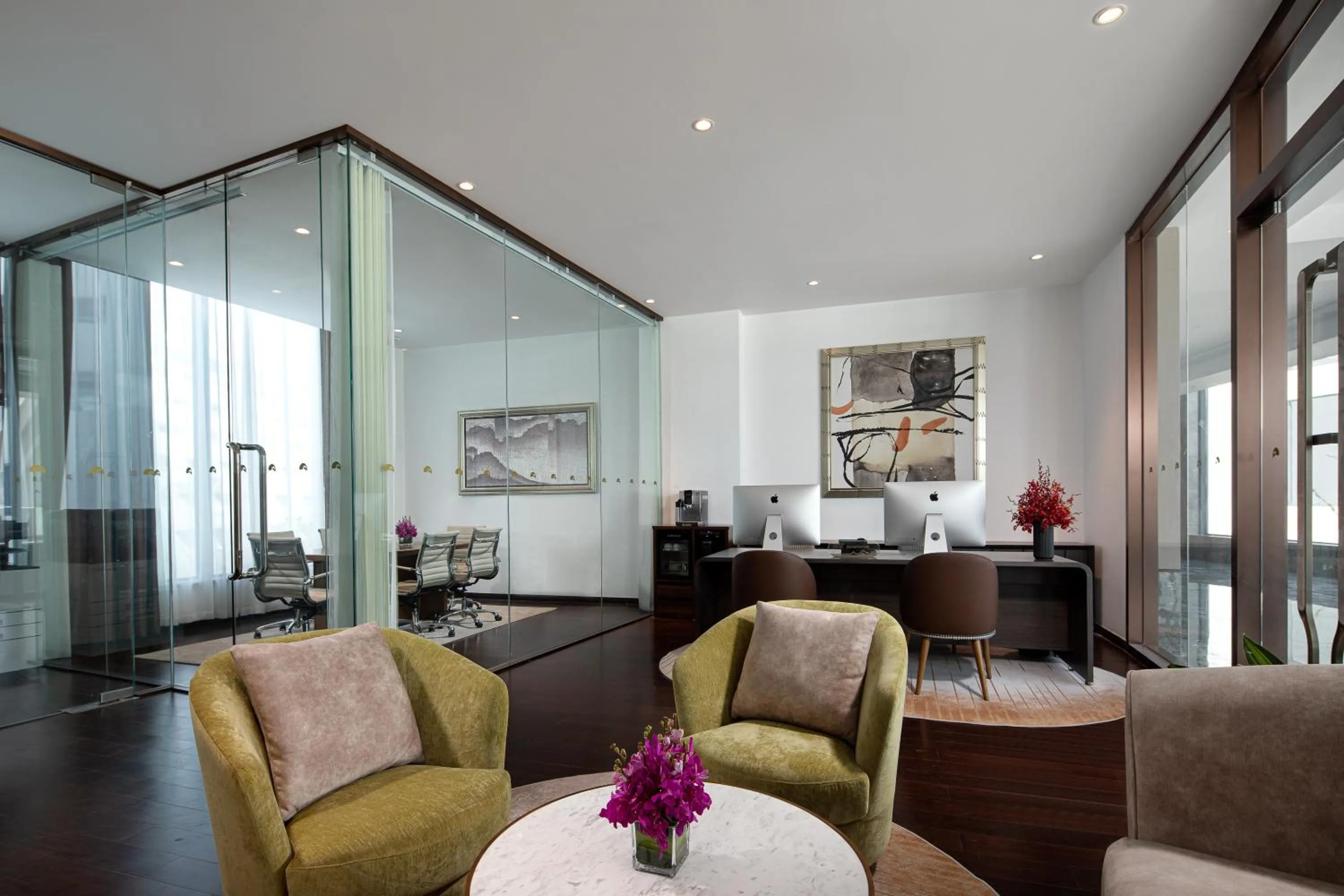 Business facilities in White Swan Hotel Taizhou