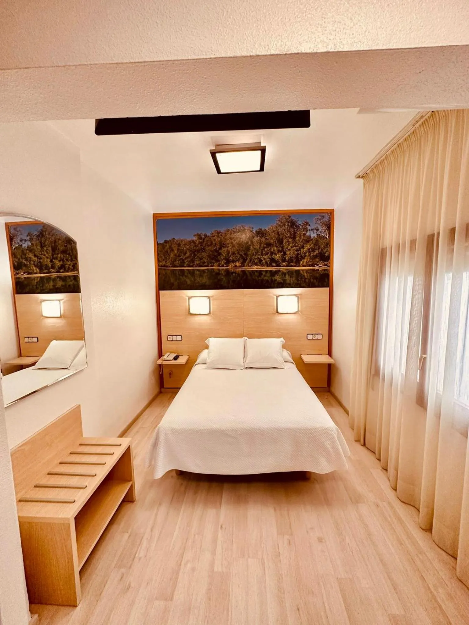 Photo of the whole room, Bed in Tortosa Parc