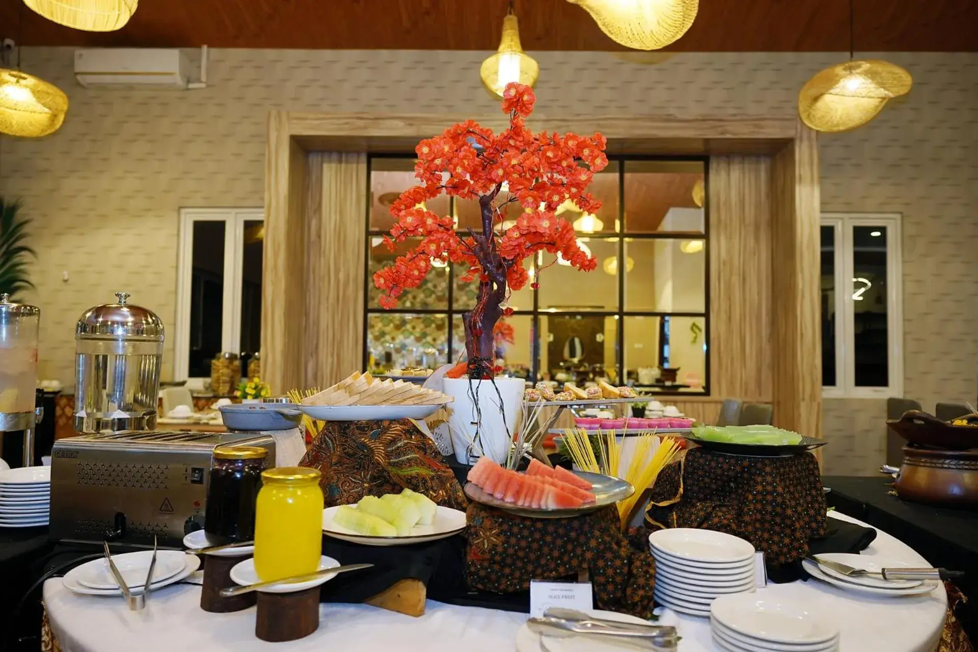 Restaurant/places to eat in Front One Hotel Sragen Restaurant/places to eat in Front One Hotel Sragen