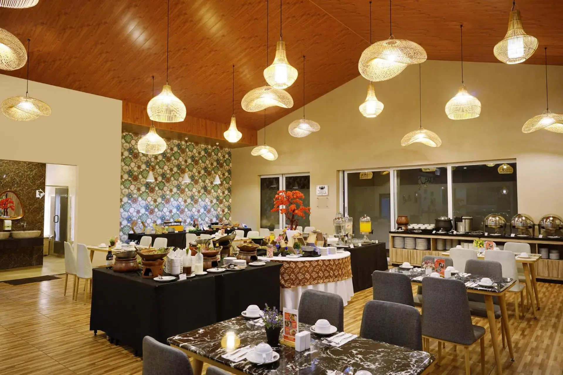 Restaurant/places to eat in Front One Hotel Sragen Restaurant/places to eat in Front One Hotel Sragen