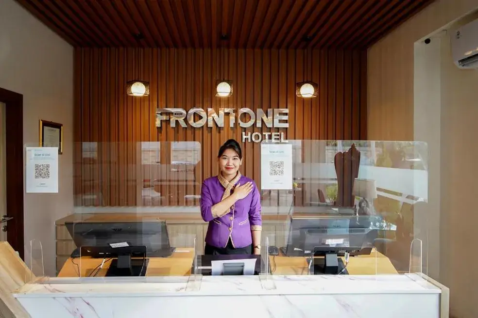 Lobby or reception in Front One Hotel Sragen Lobby or reception in Front One Hotel Sragen