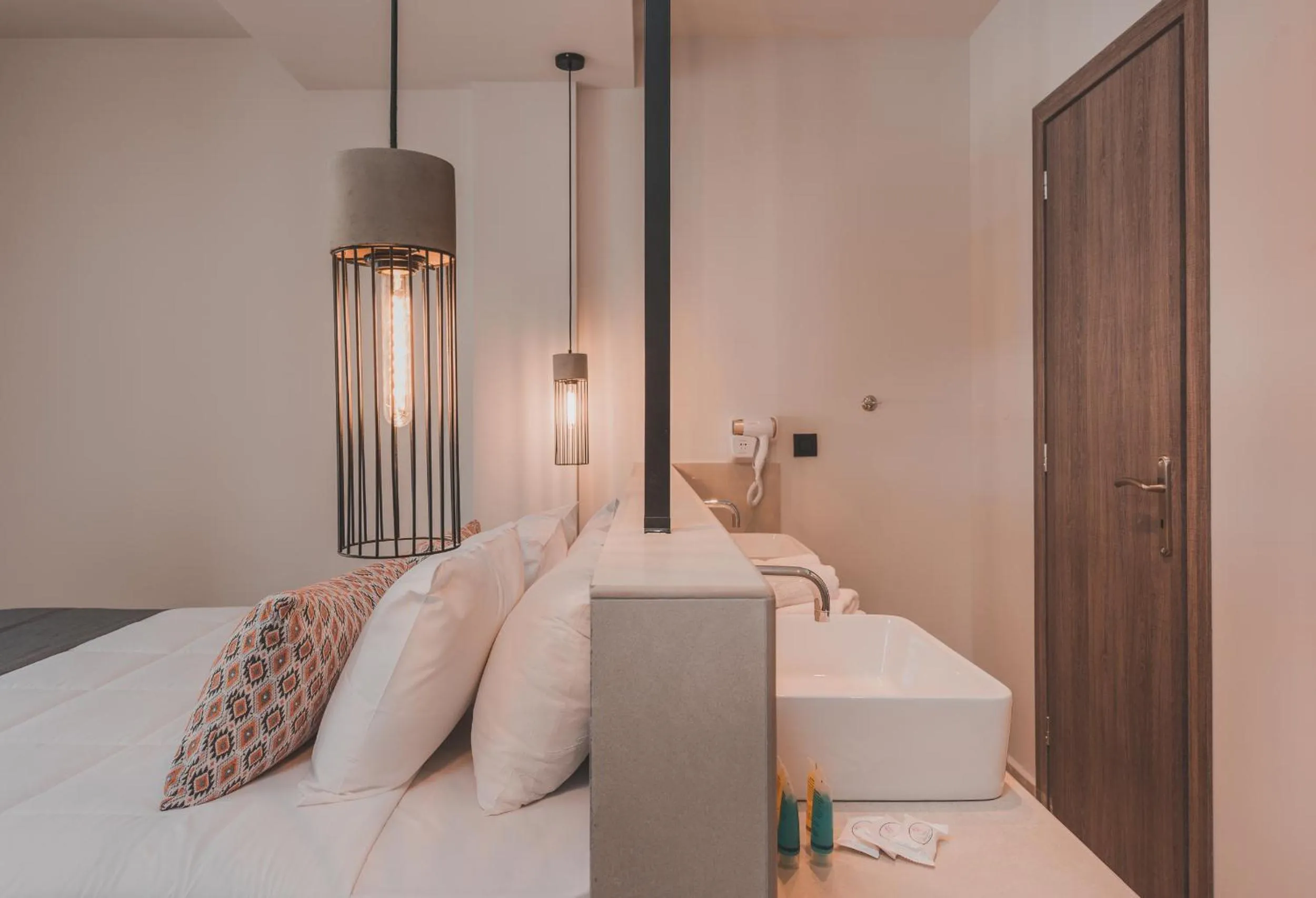 Bathroom in Cavo di Suites