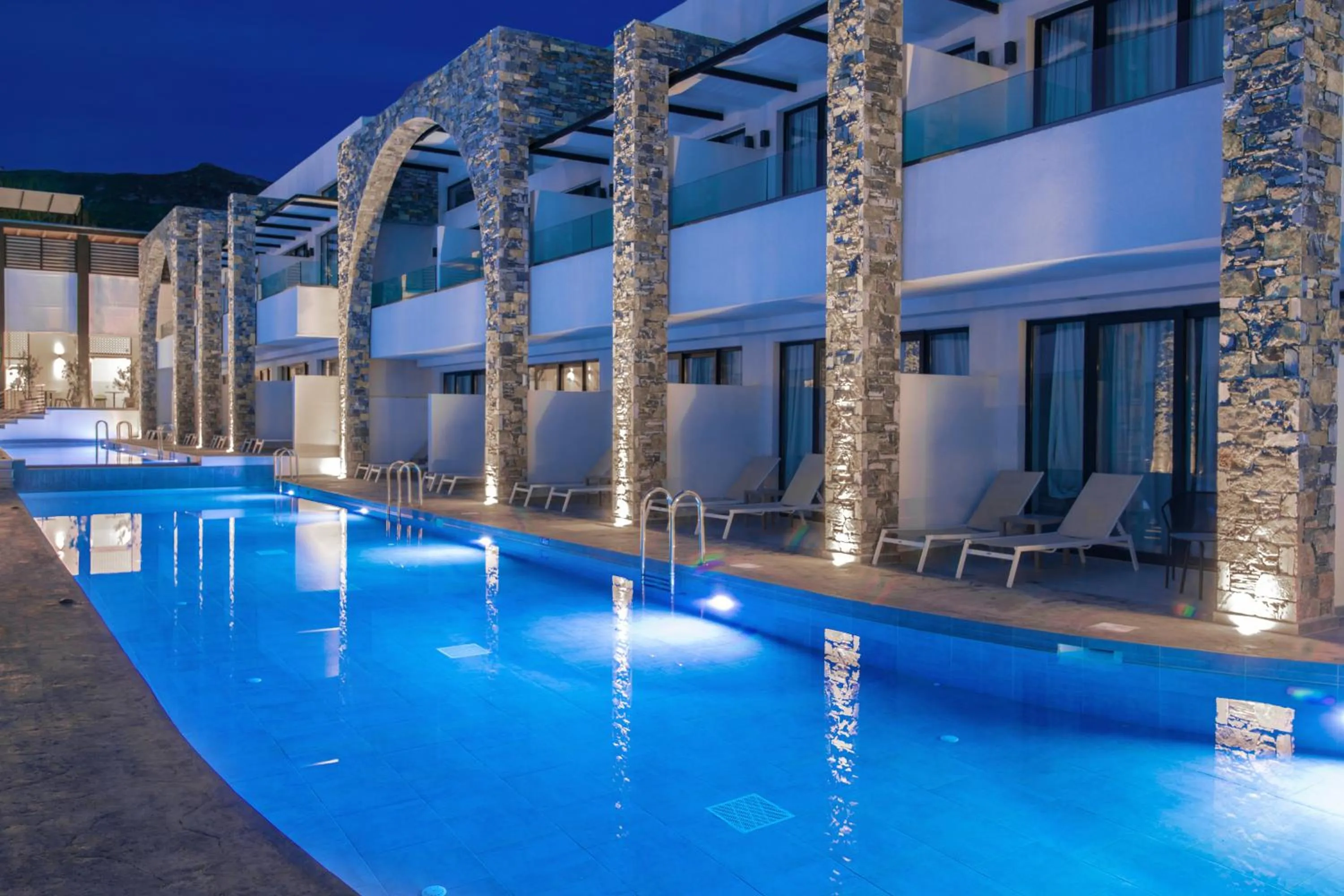 Property building in Cavo di Suites