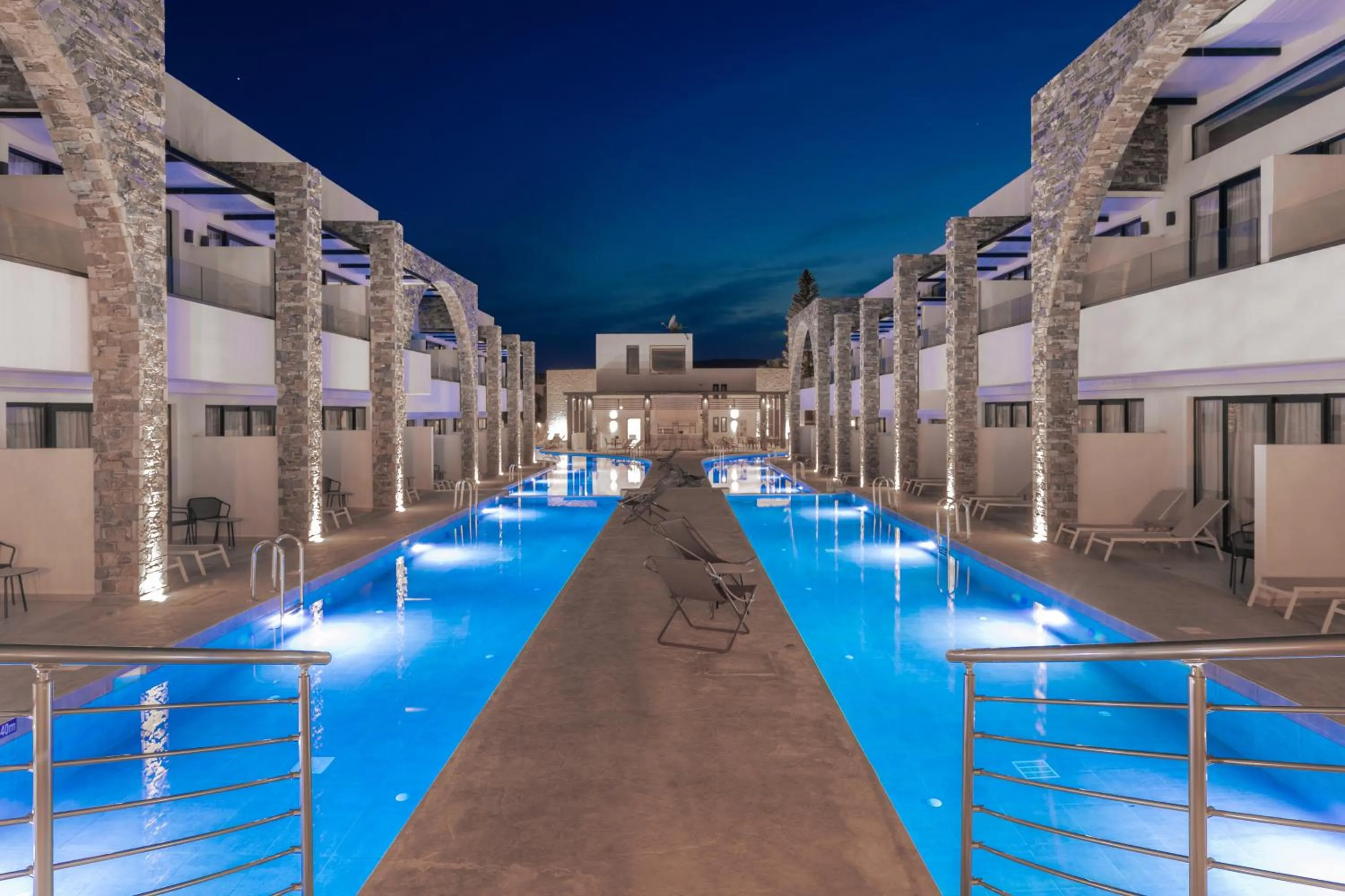 Swimming pool in Cavo di Suites