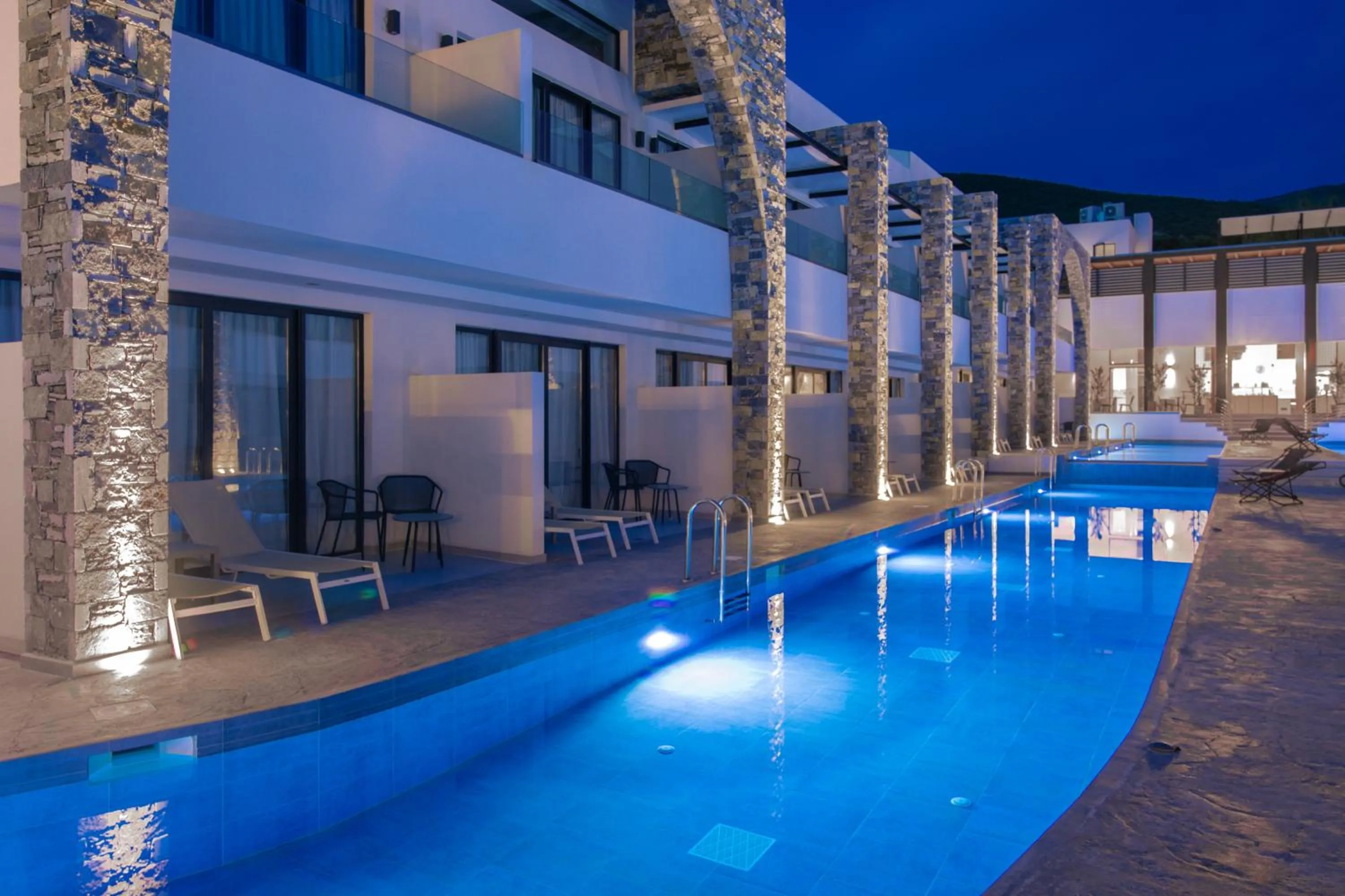 Patio in Cavo di Suites