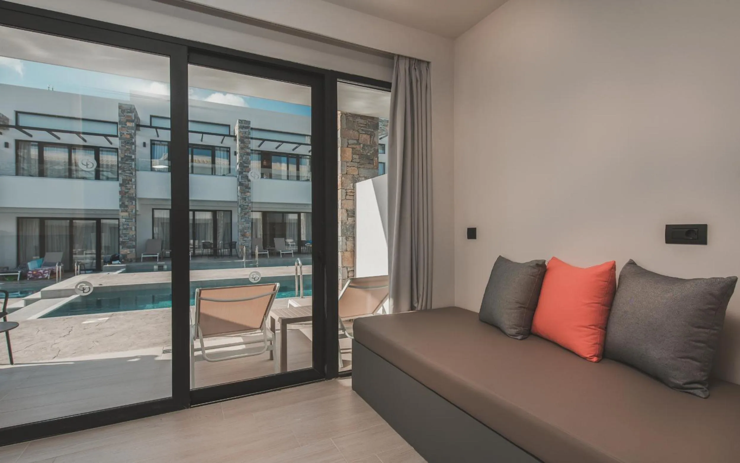 Seating area in Cavo di Suites