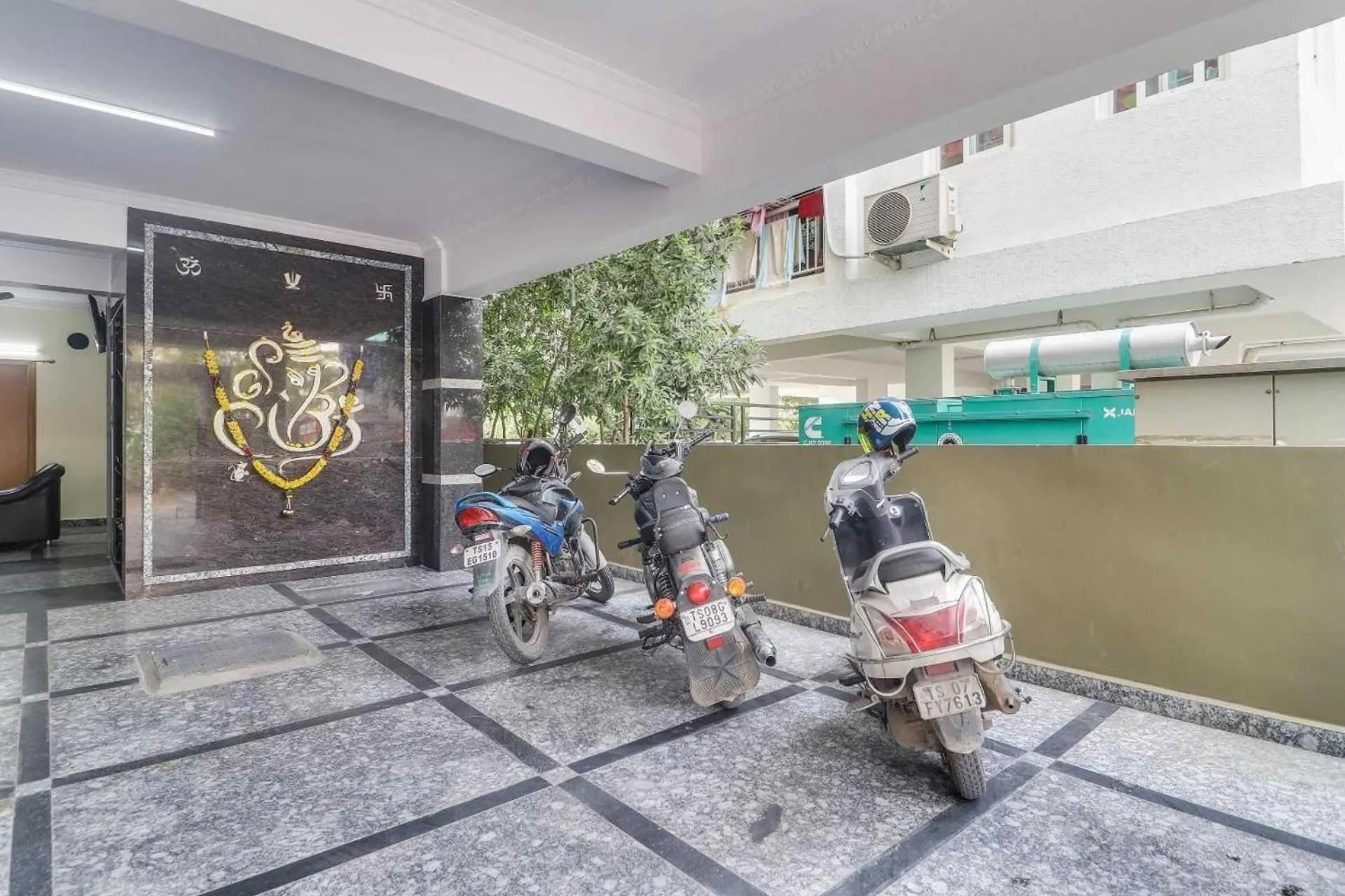 Lobby or reception in Super Collection O Rio Kondapur Near Rahavendra Colony