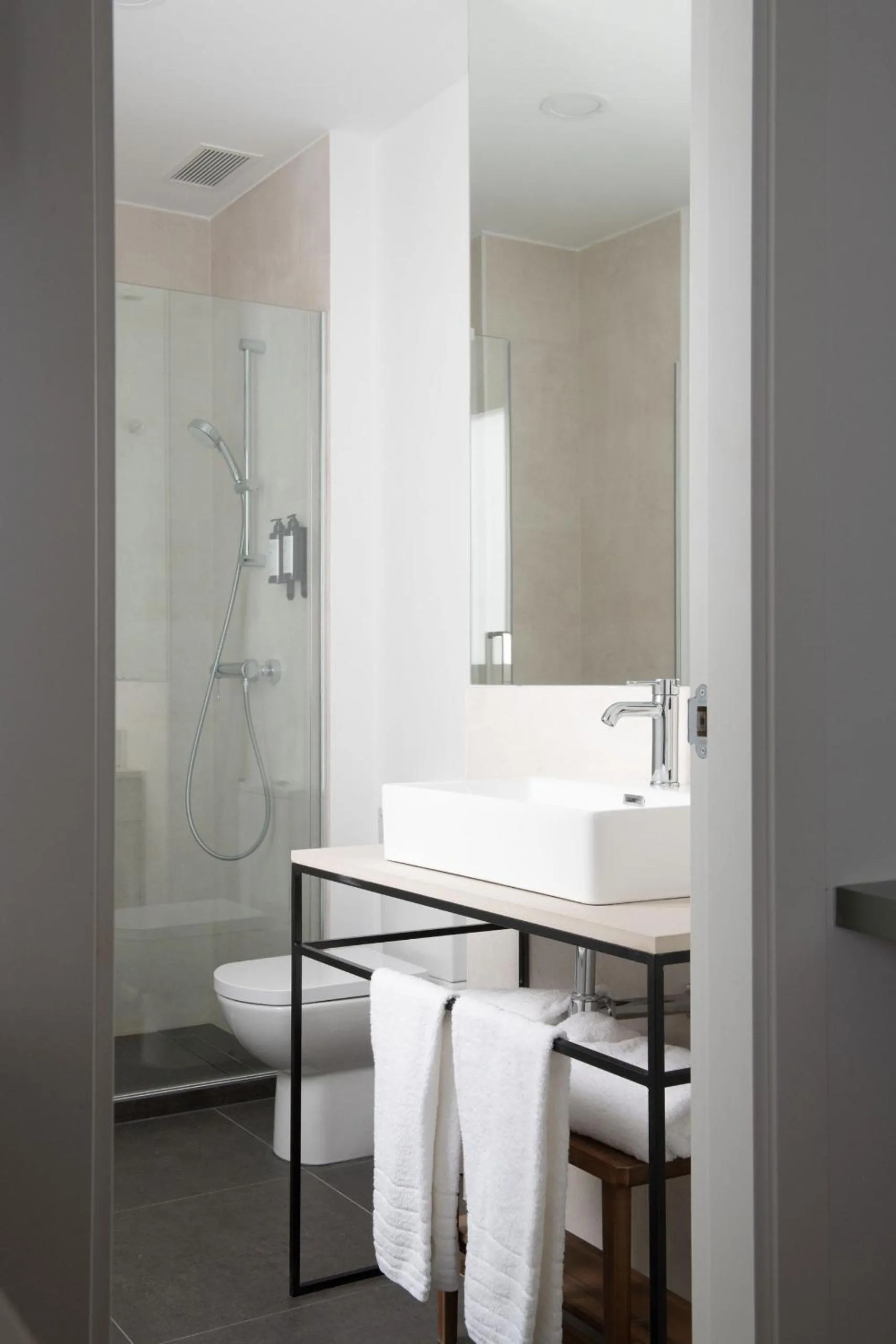 Bathroom in Tetuán 15 Boutique Apartments by Hommyhome