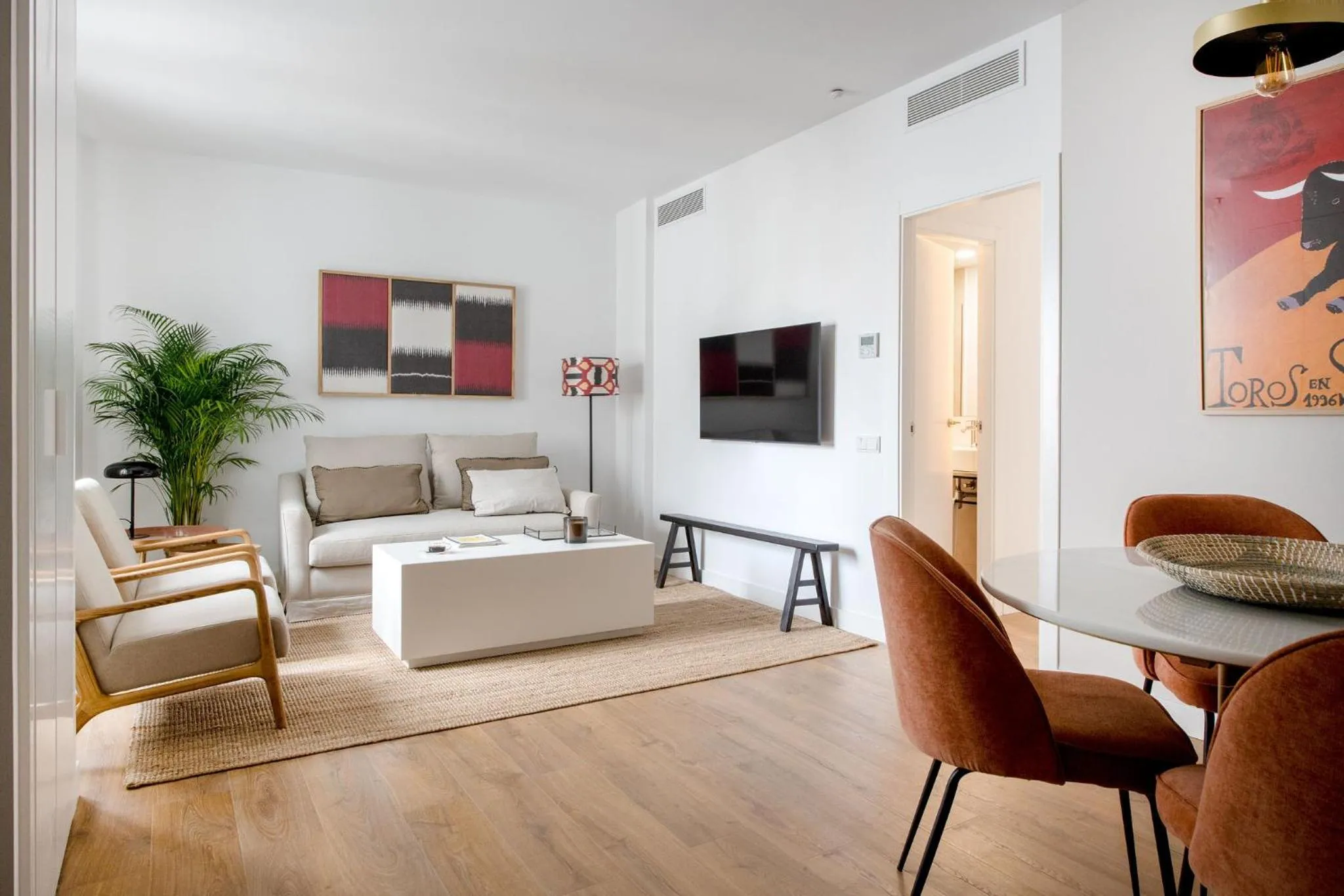 Dining area in Tetuán 15 Boutique Apartments by Hommyhome