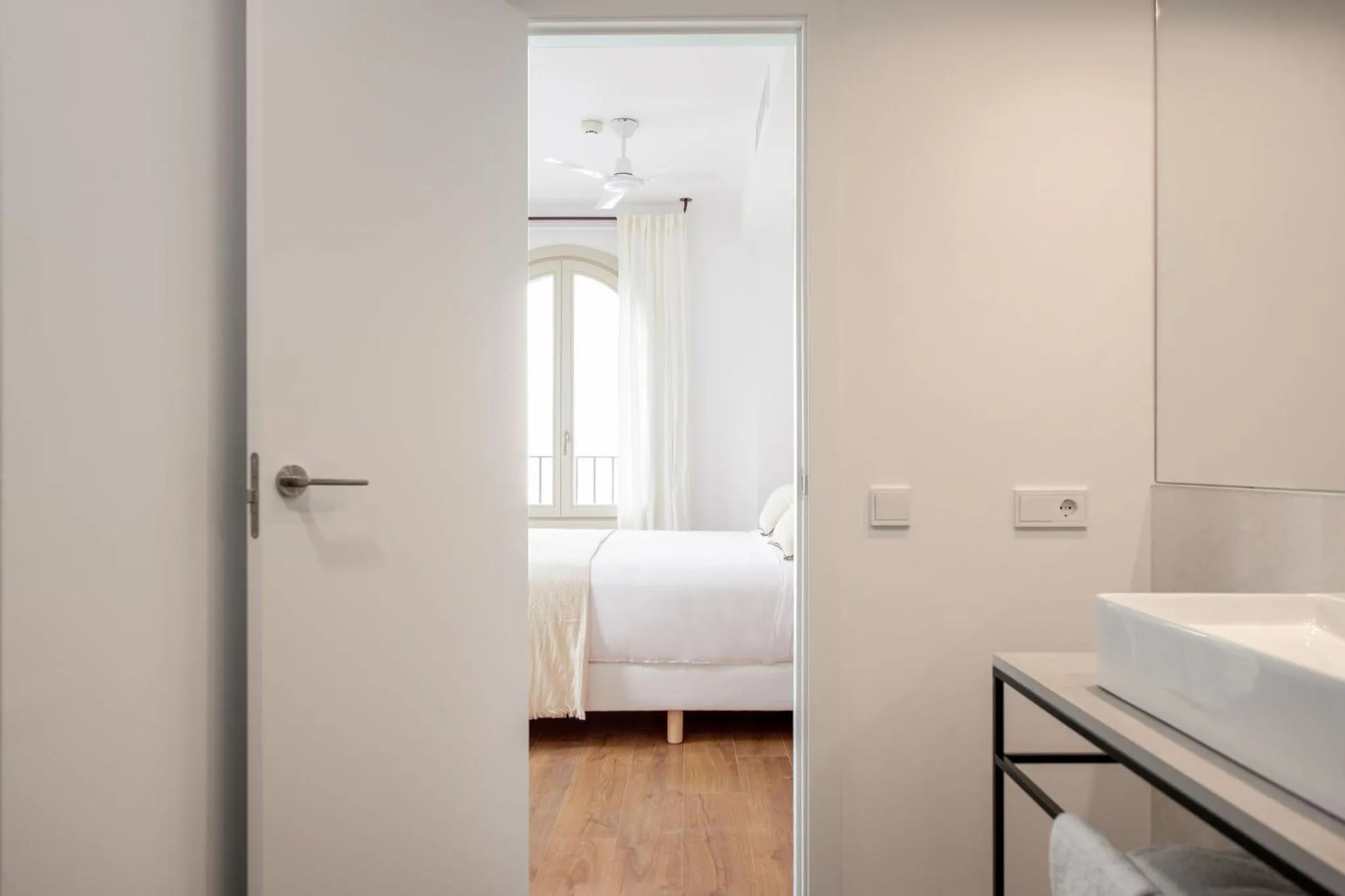 Bathroom, Bed in Tetuán 15 Boutique Apartments by Hommyhome