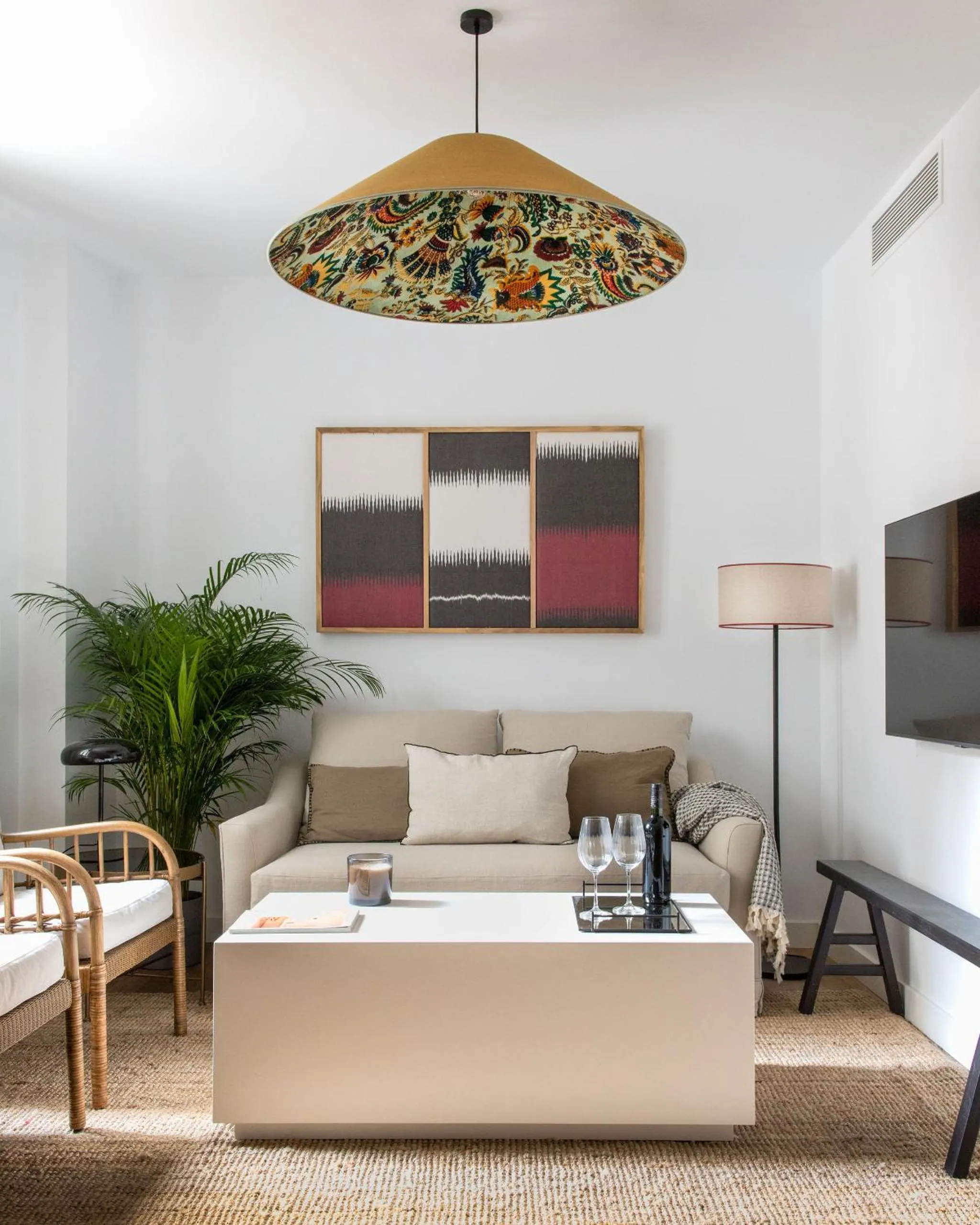 Communal lounge/ TV room in Tetuán 15 Boutique Apartments by Hommyhome