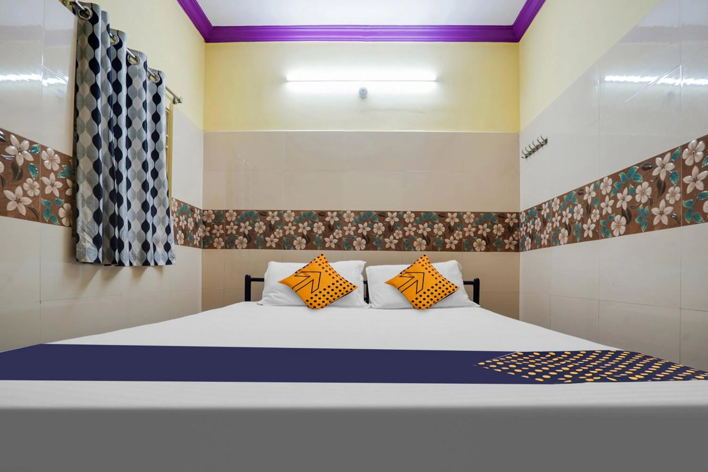 Bedroom in SPOT ON New ROYAL LODGE