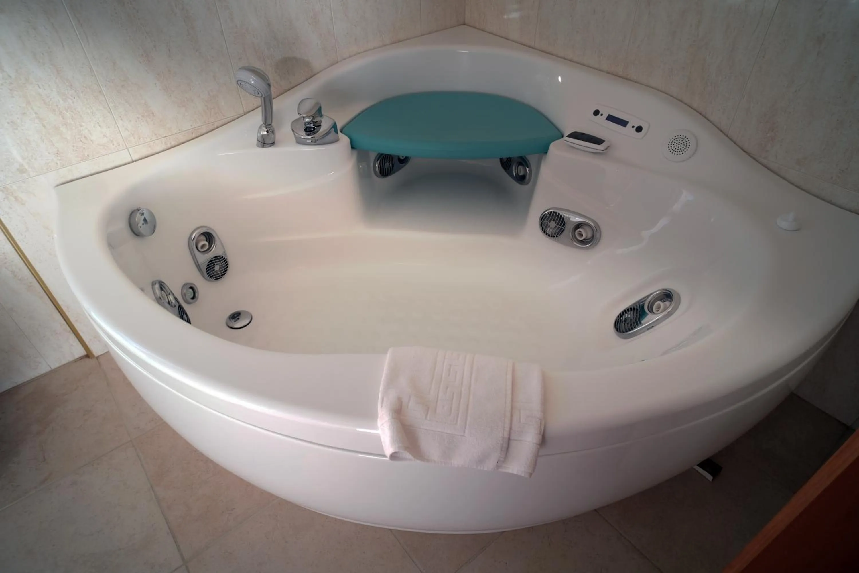 Hot Tub in HOTEL CONCORDE