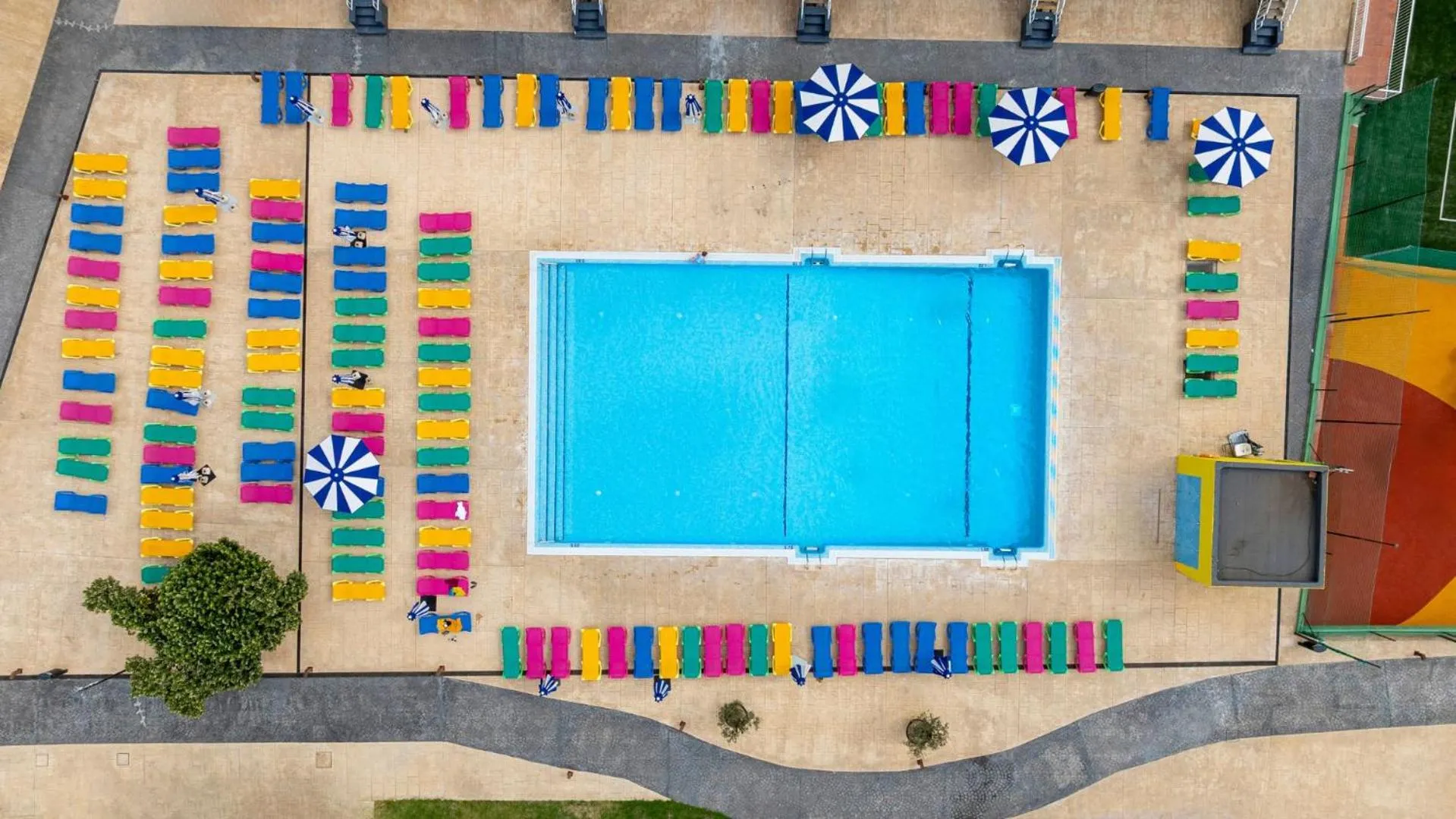 Swimming pool in Medplaya Aparthotel Sant Eloi