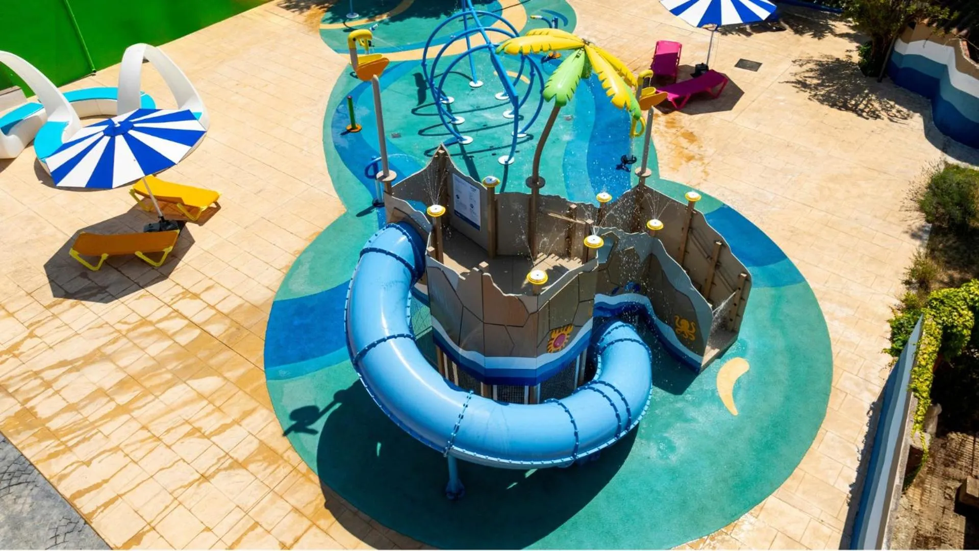 Swimming pool in Medplaya Aparthotel Sant Eloi