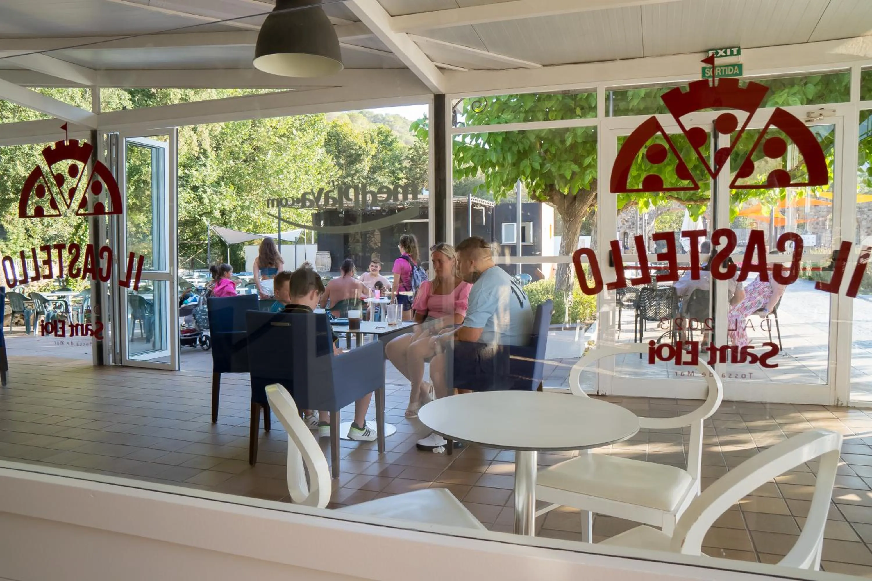 Restaurant/places to eat in Medplaya Aparthotel Sant Eloi