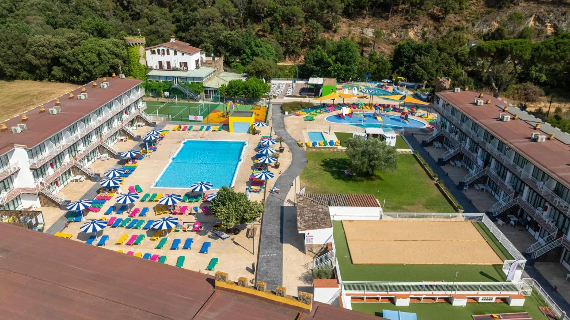 Swimming pool in Medplaya Aparthotel Sant Eloi