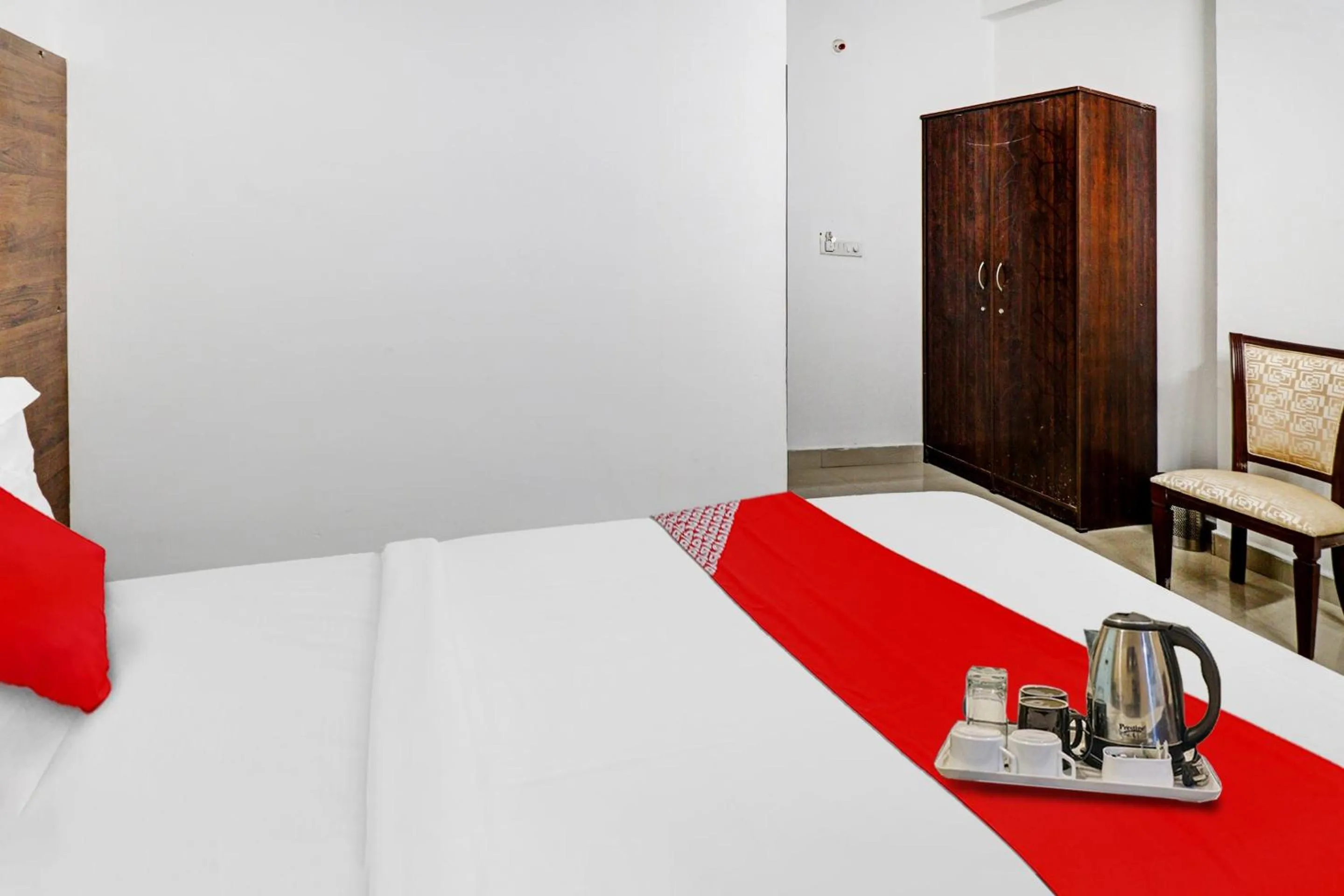 Bedroom, Bed in Hotel O Pride Inn