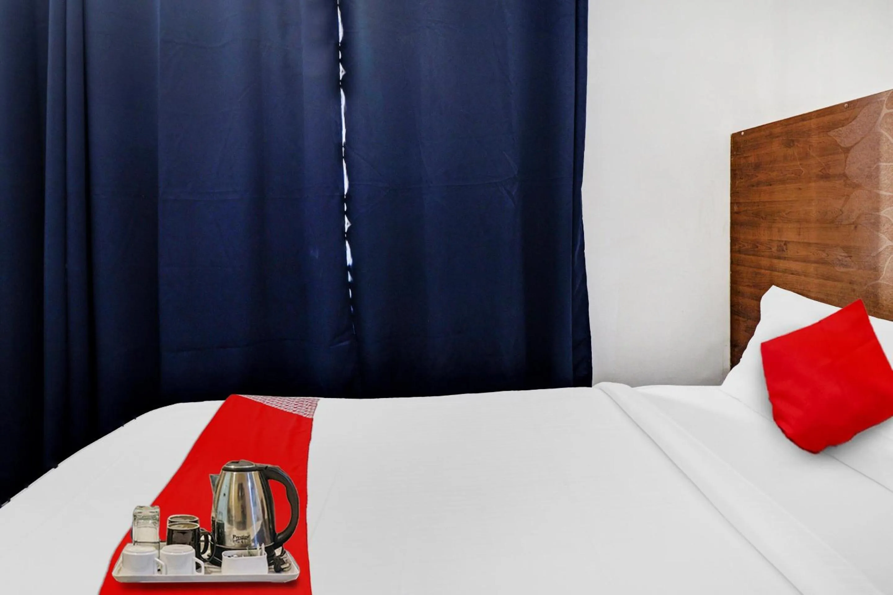 Bedroom, Bed in Hotel O Pride Inn