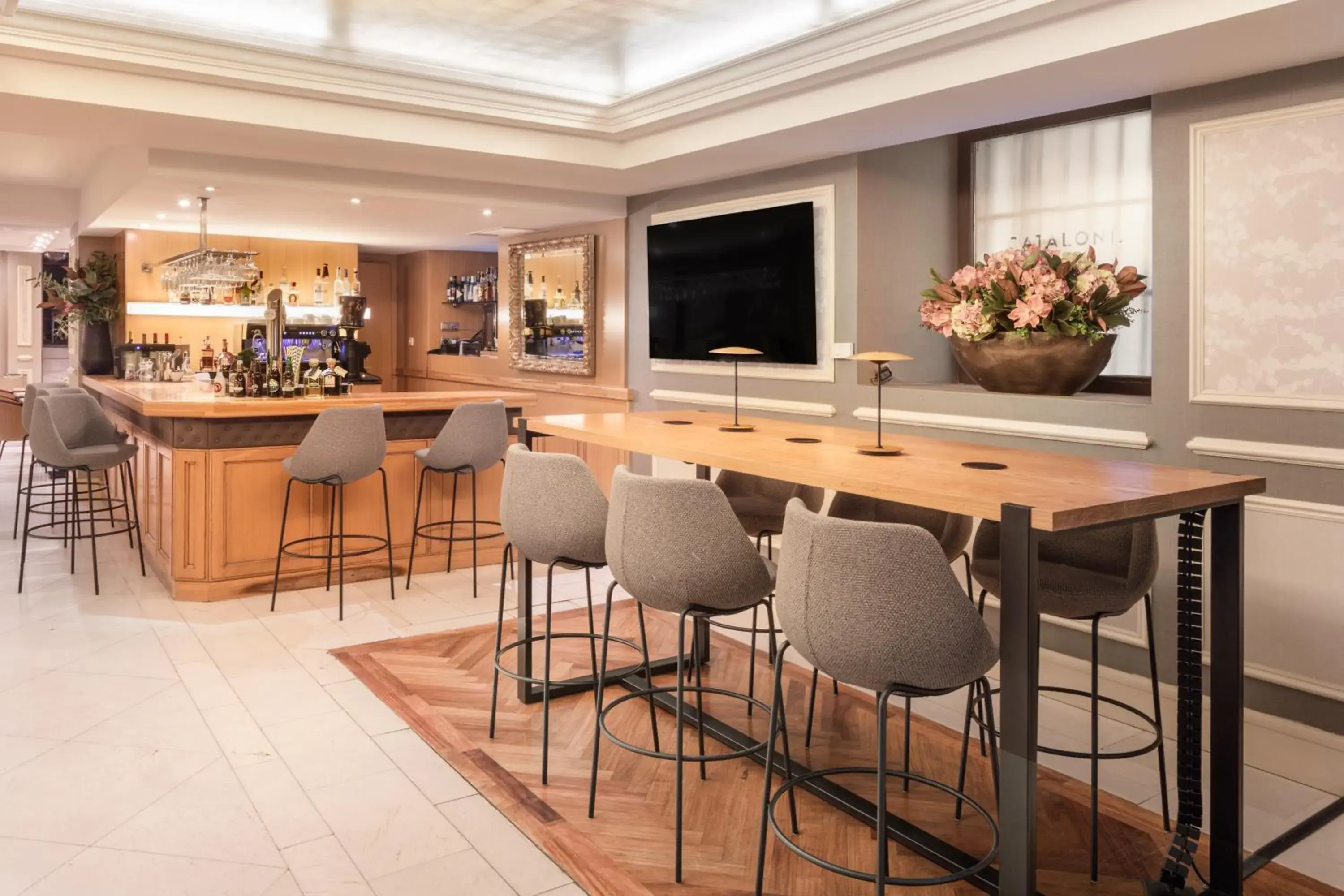 Lounge or bar in Catalonia Las Cortes Lounge or bar in Catalonia Las Cortes