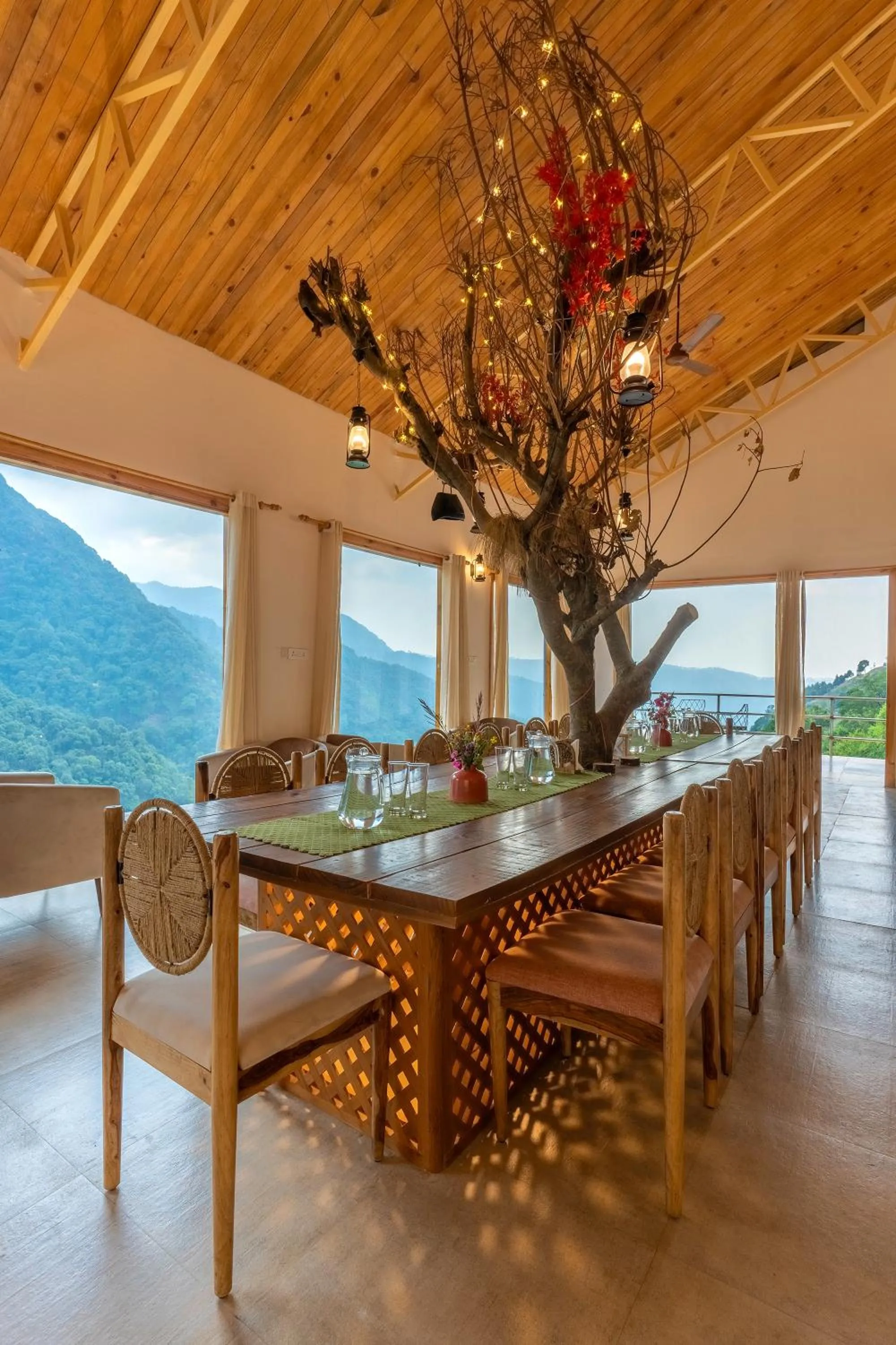 Dining area in Seclude Pangot, Perch