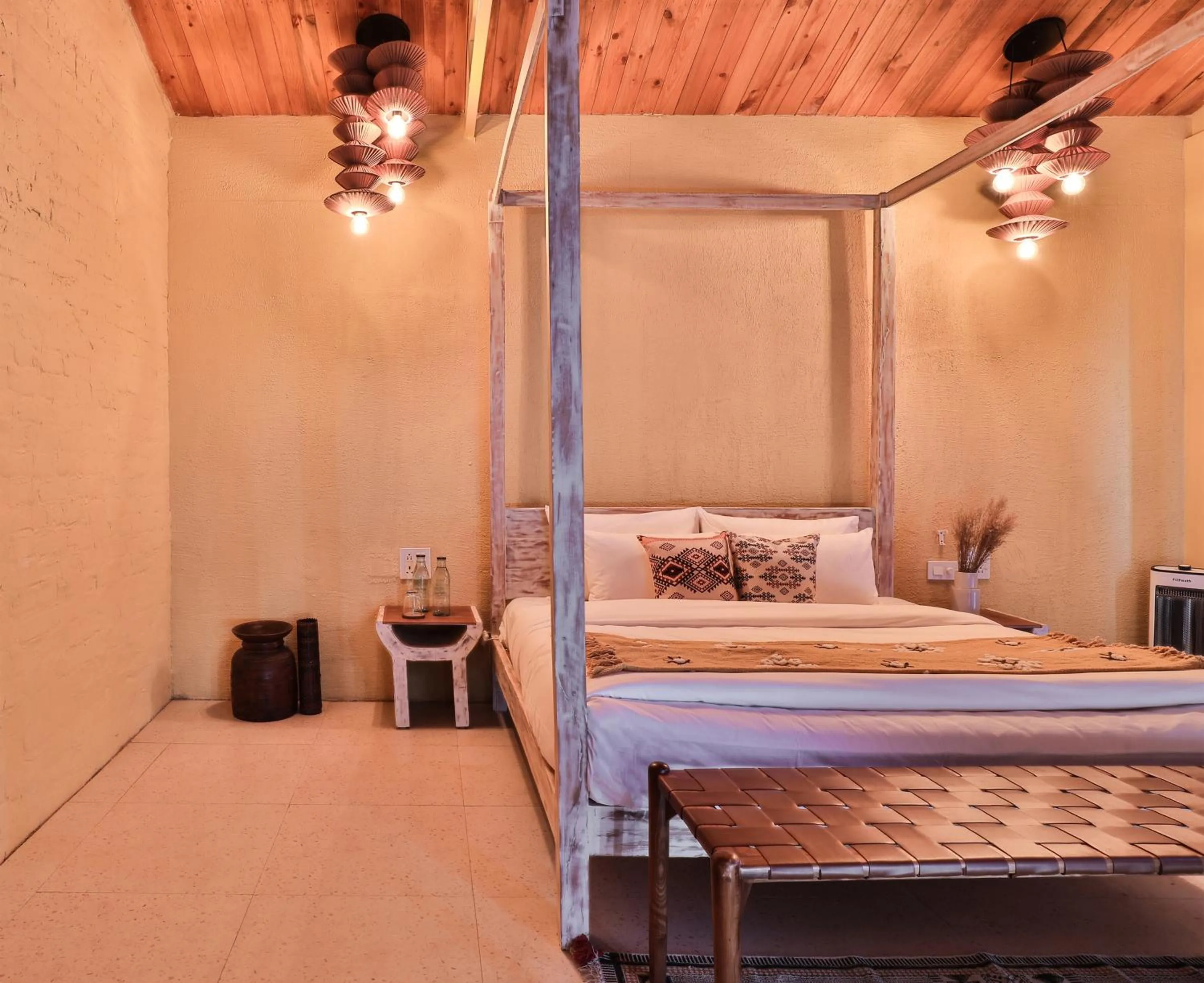Photo of the whole room, Bed in Seclude Pangot, Perch