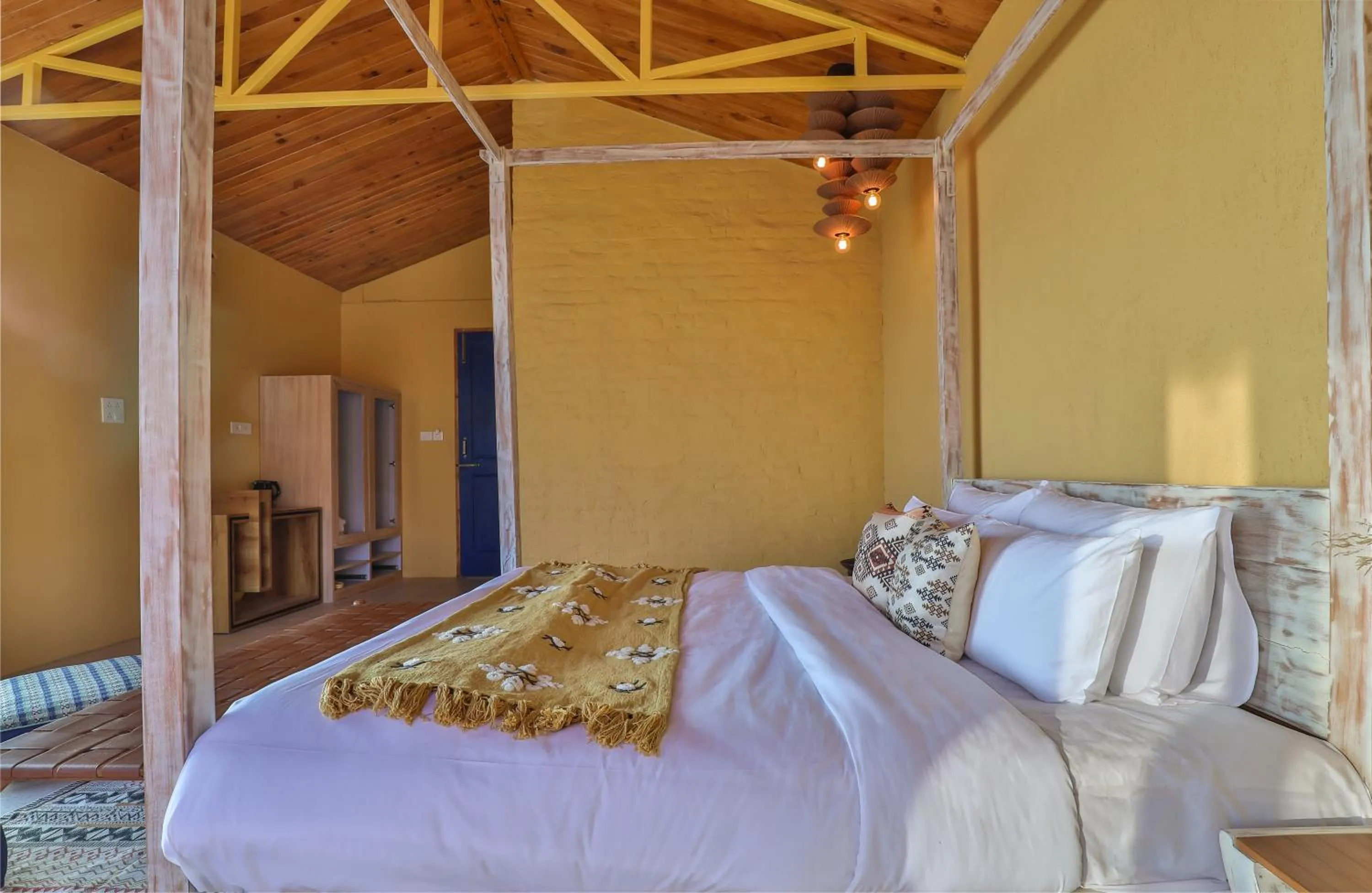 Bathroom, Bed in Seclude Pangot, Perch