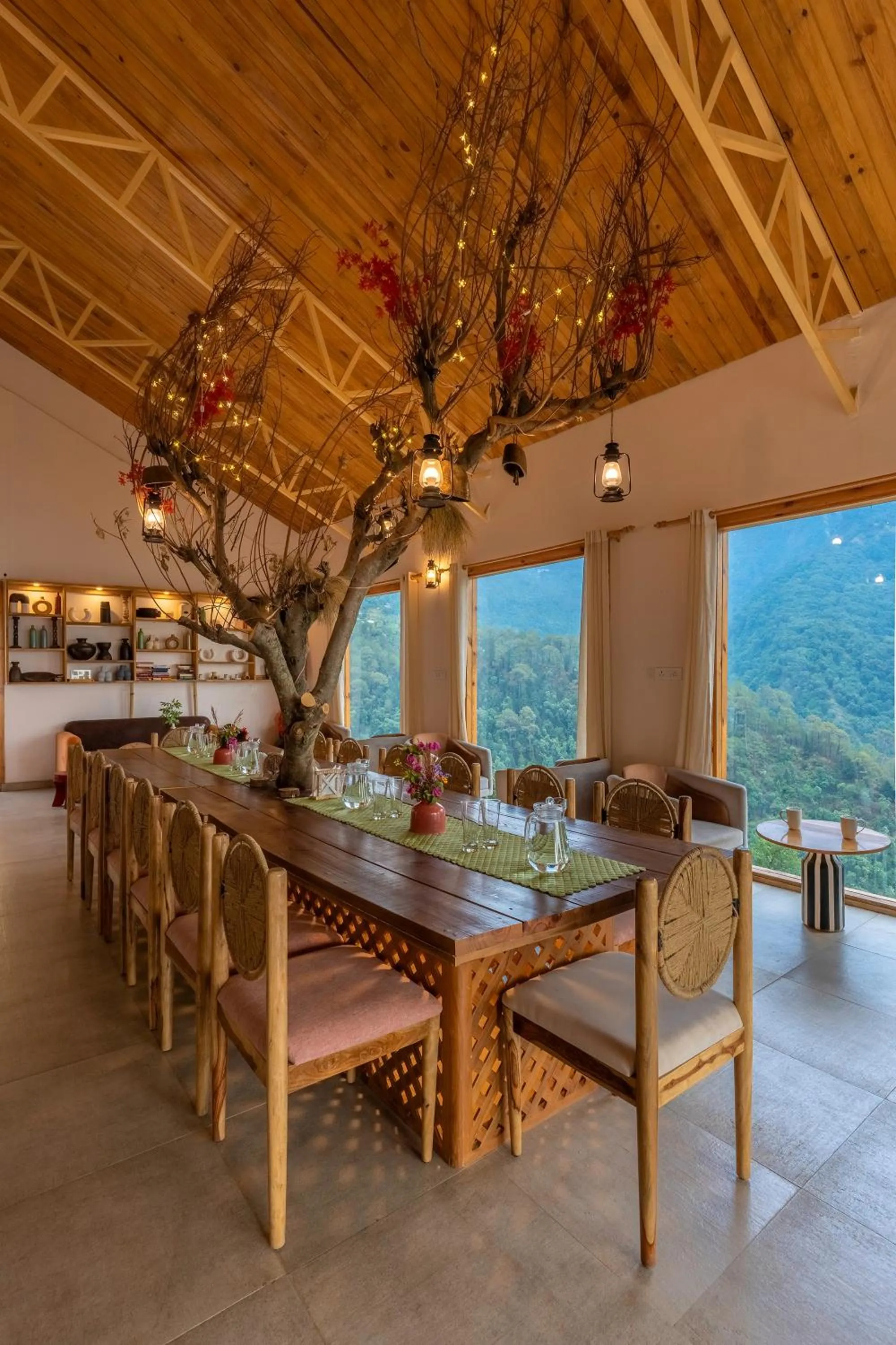 Dining area in Seclude Pangot, Perch