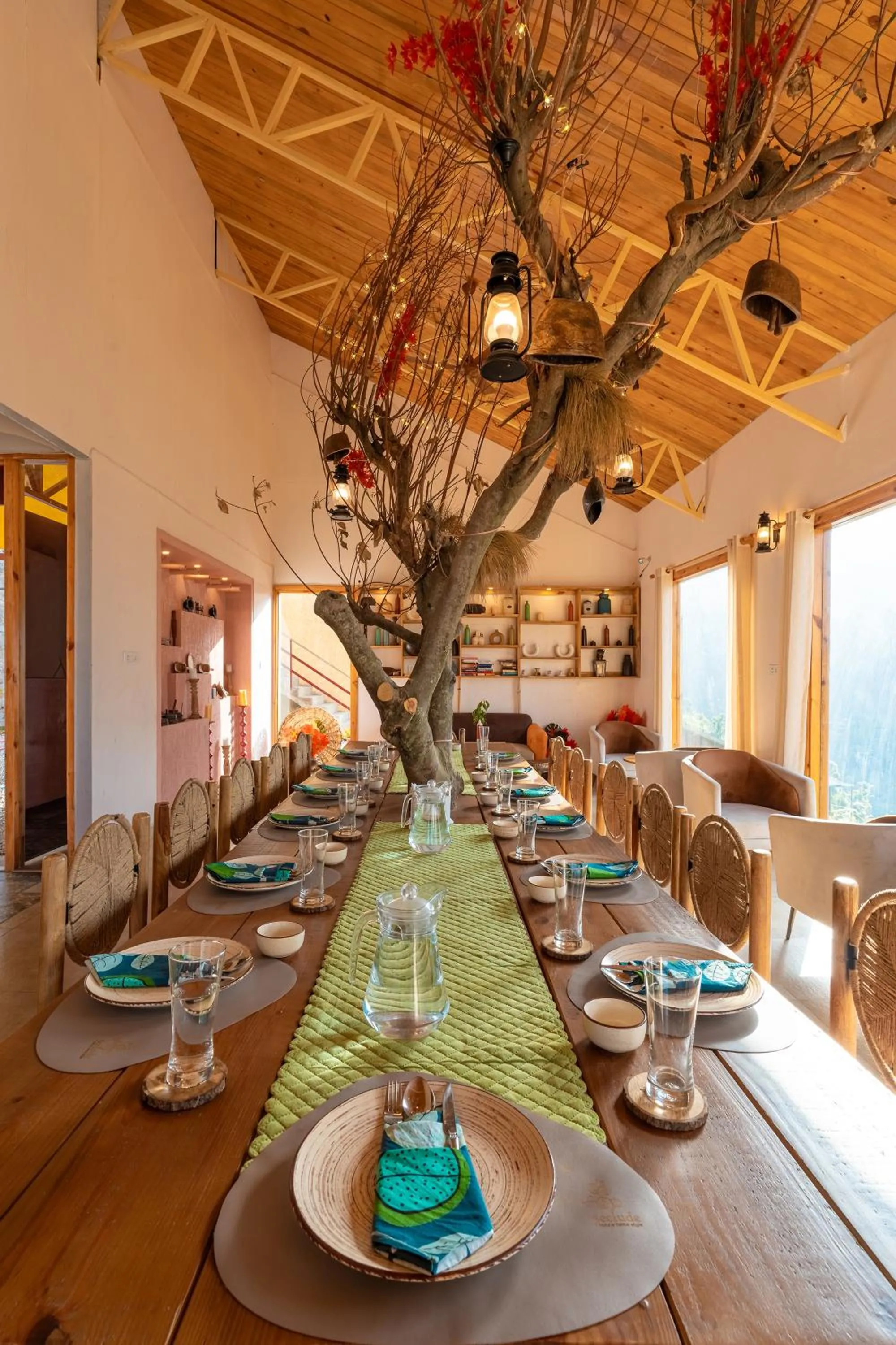 Restaurant/places to eat in Seclude Pangot, Perch