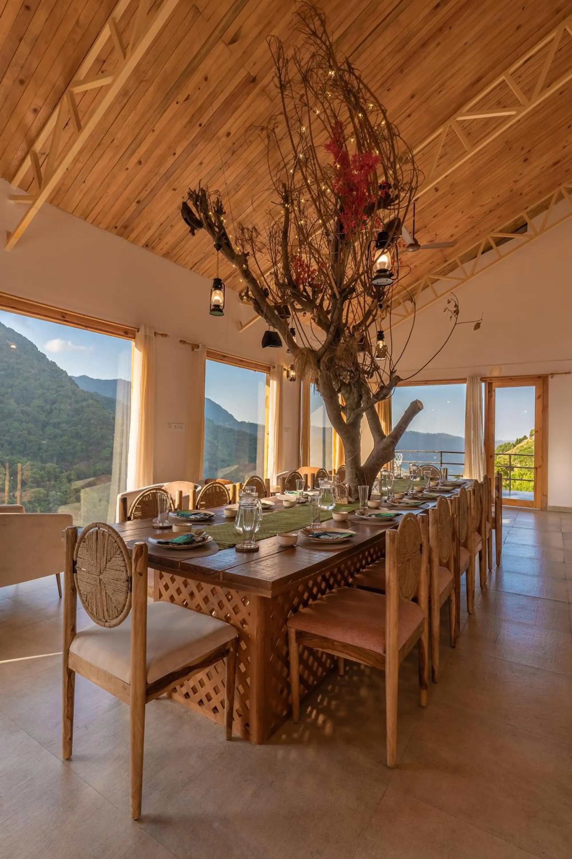 Dining area in Seclude Pangot, Perch